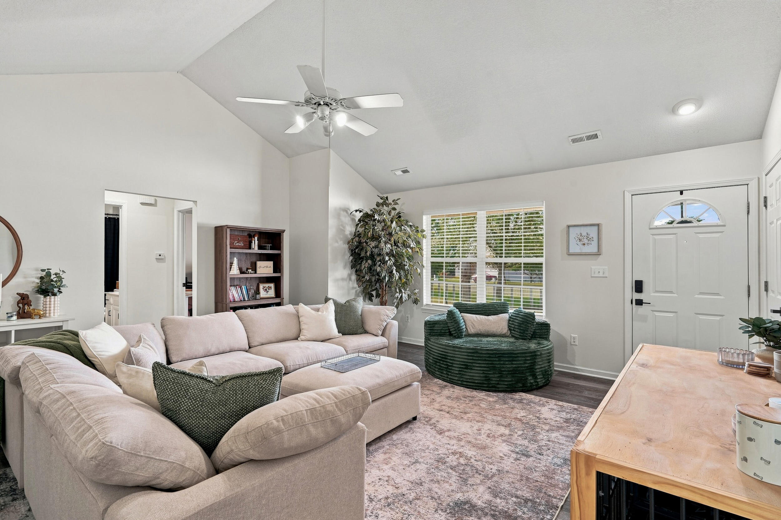 1515 THOROUGHBRED CIR