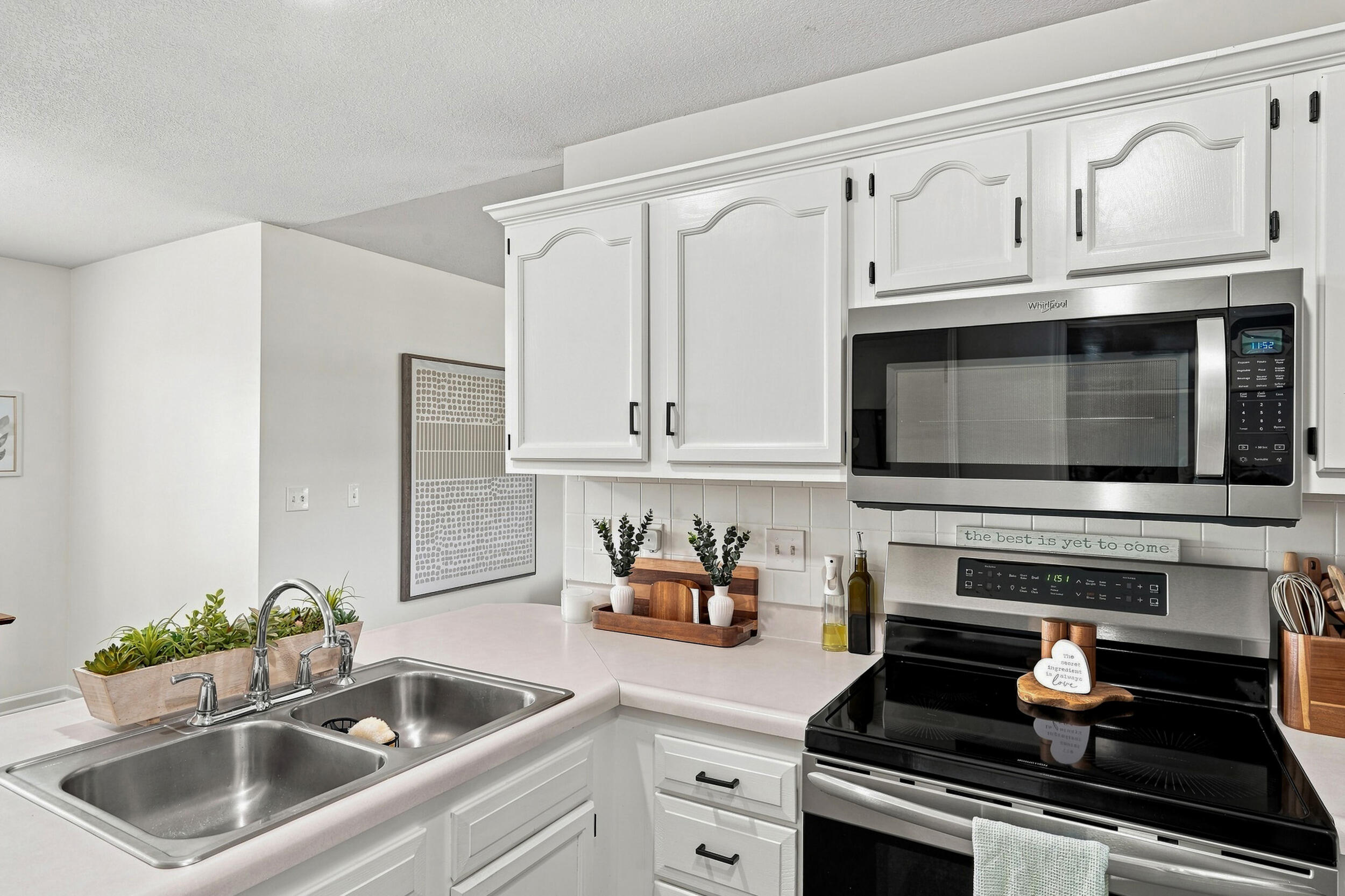 1515 THOROUGHBRED CIR