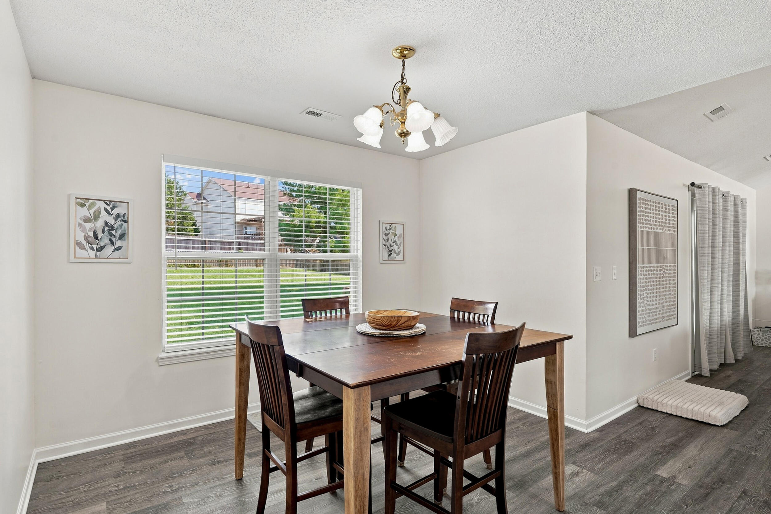 1515 THOROUGHBRED CIR