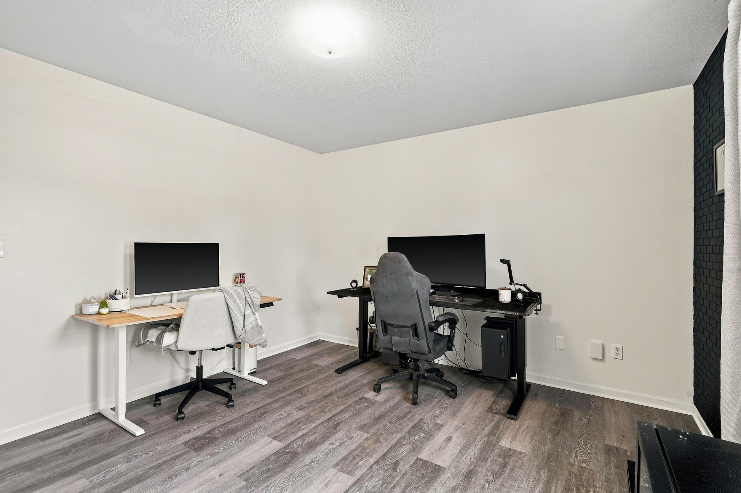 1515 THOROUGHBRED CIR