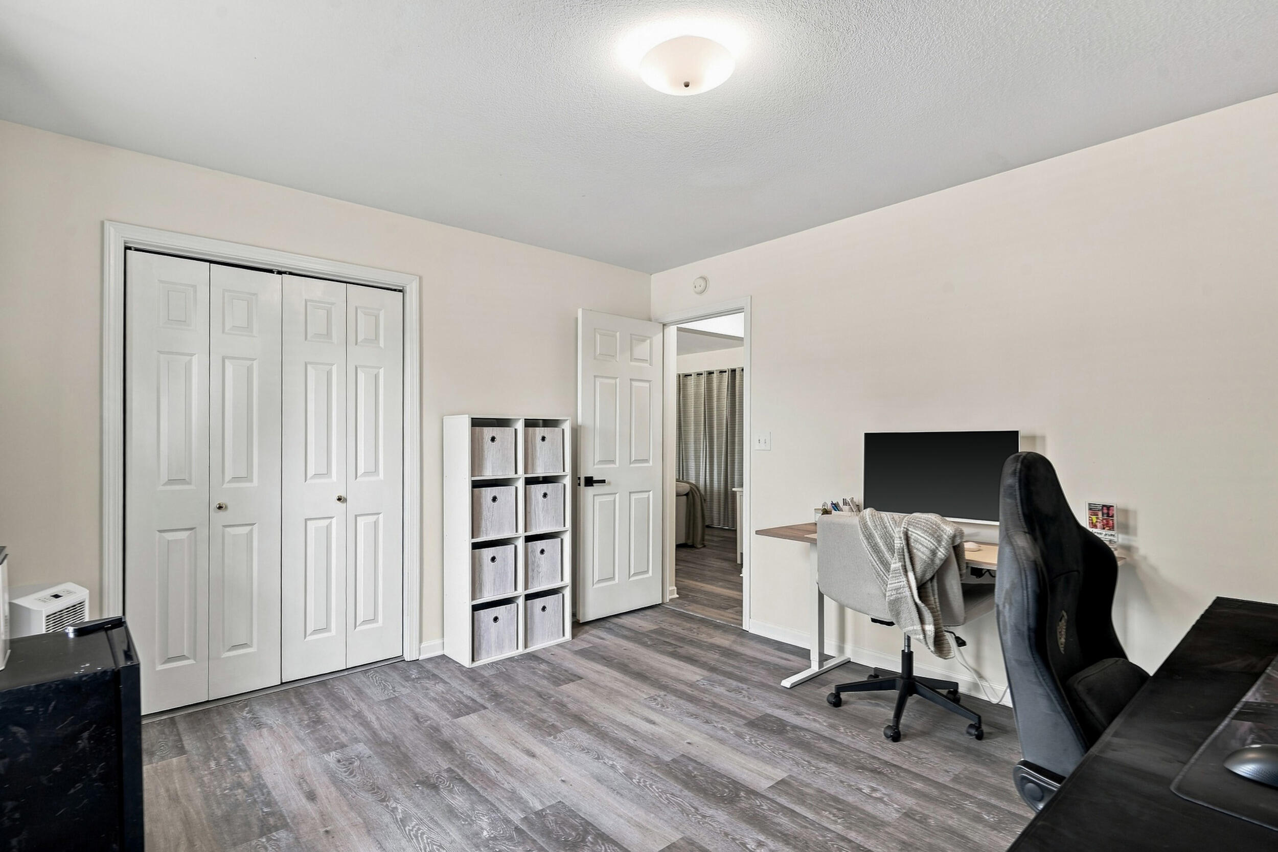 1515 THOROUGHBRED CIR