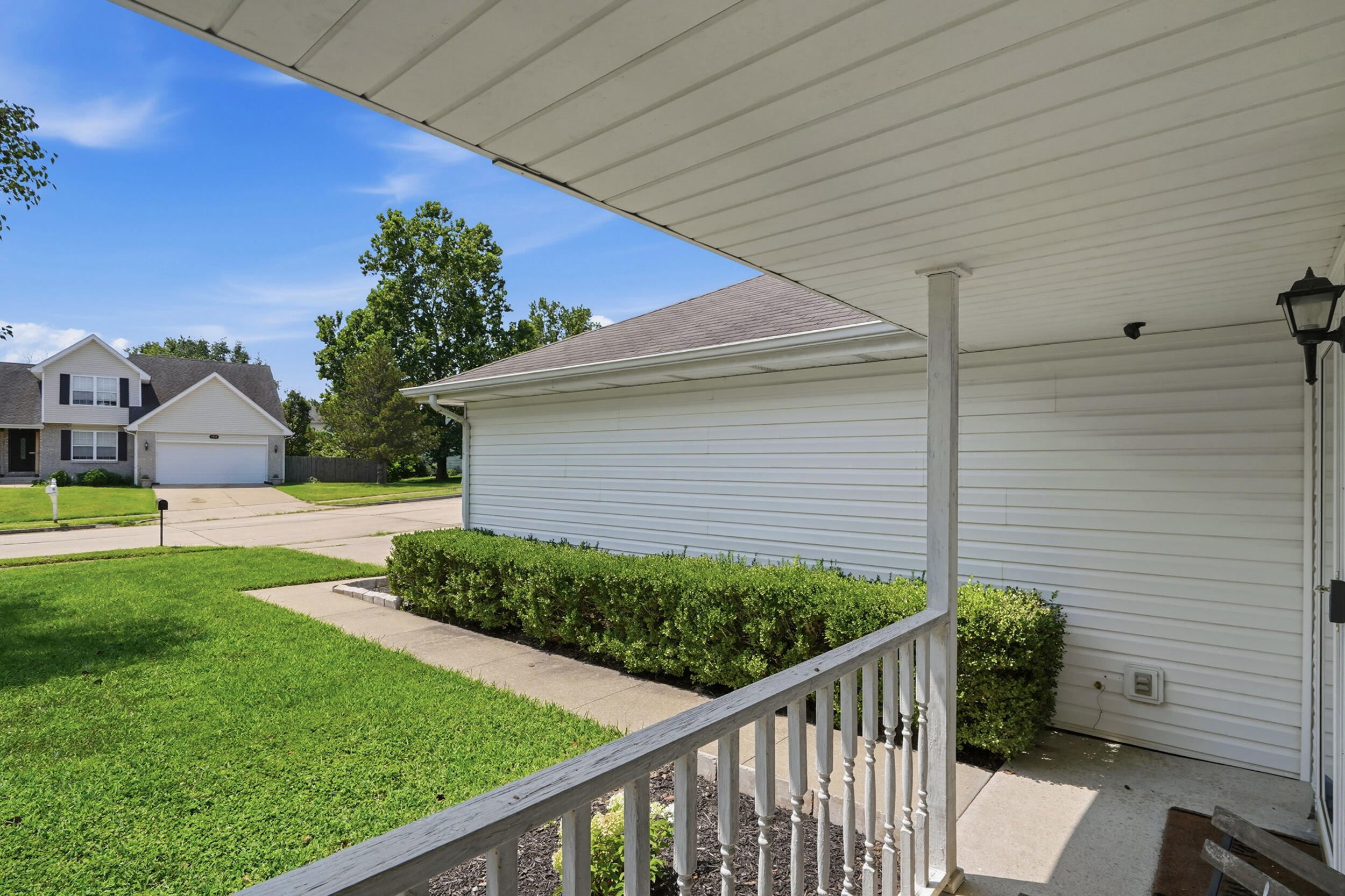 1515 THOROUGHBRED CIR