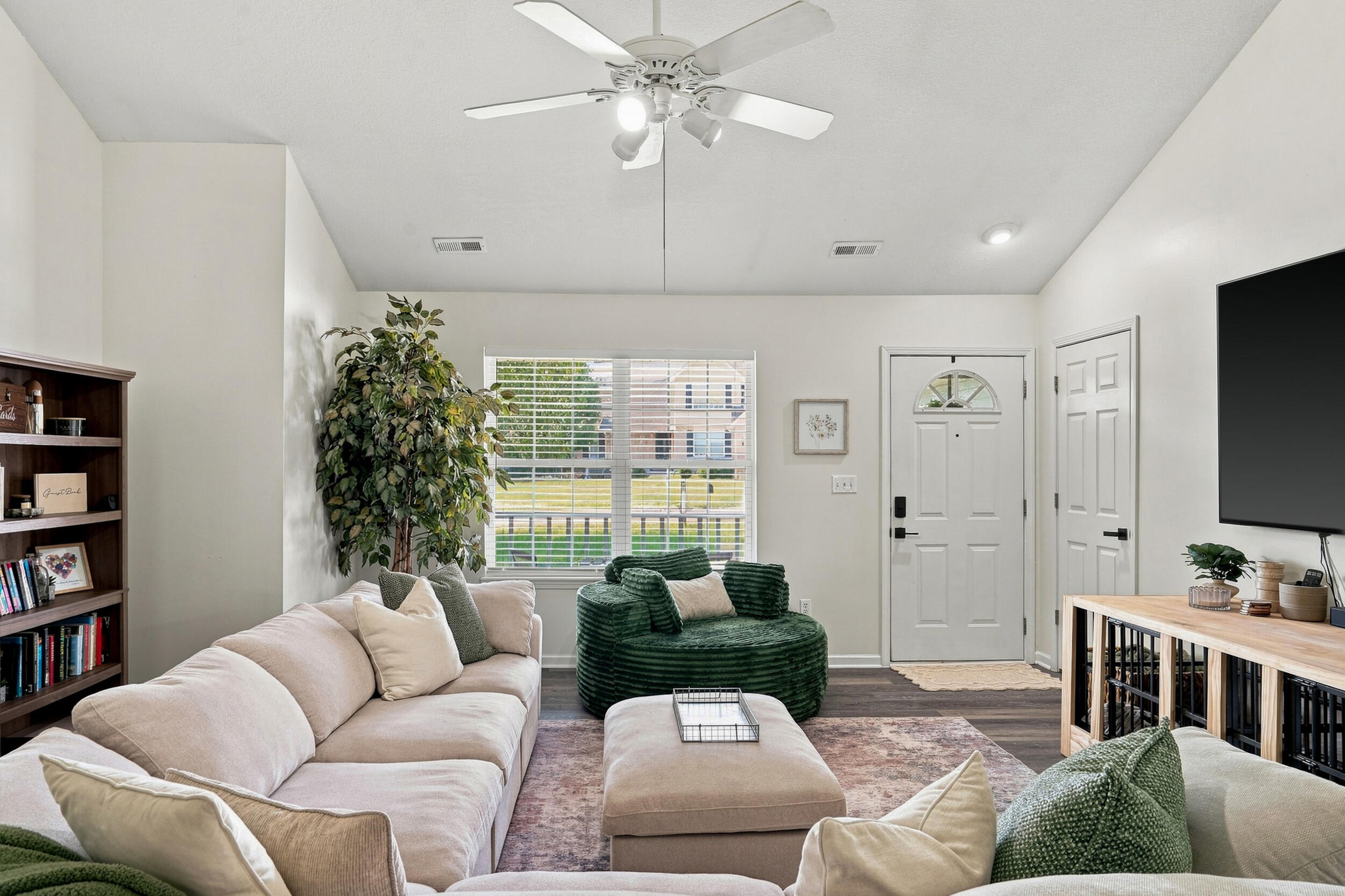 1515 THOROUGHBRED CIR