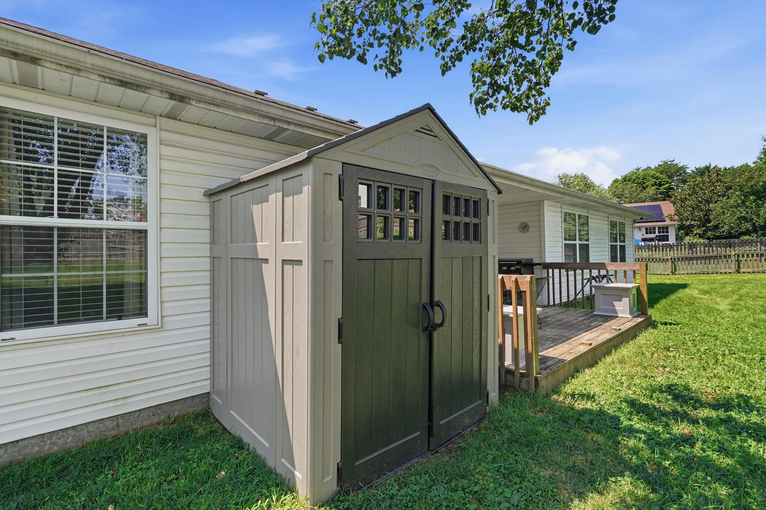 1515 THOROUGHBRED CIR
