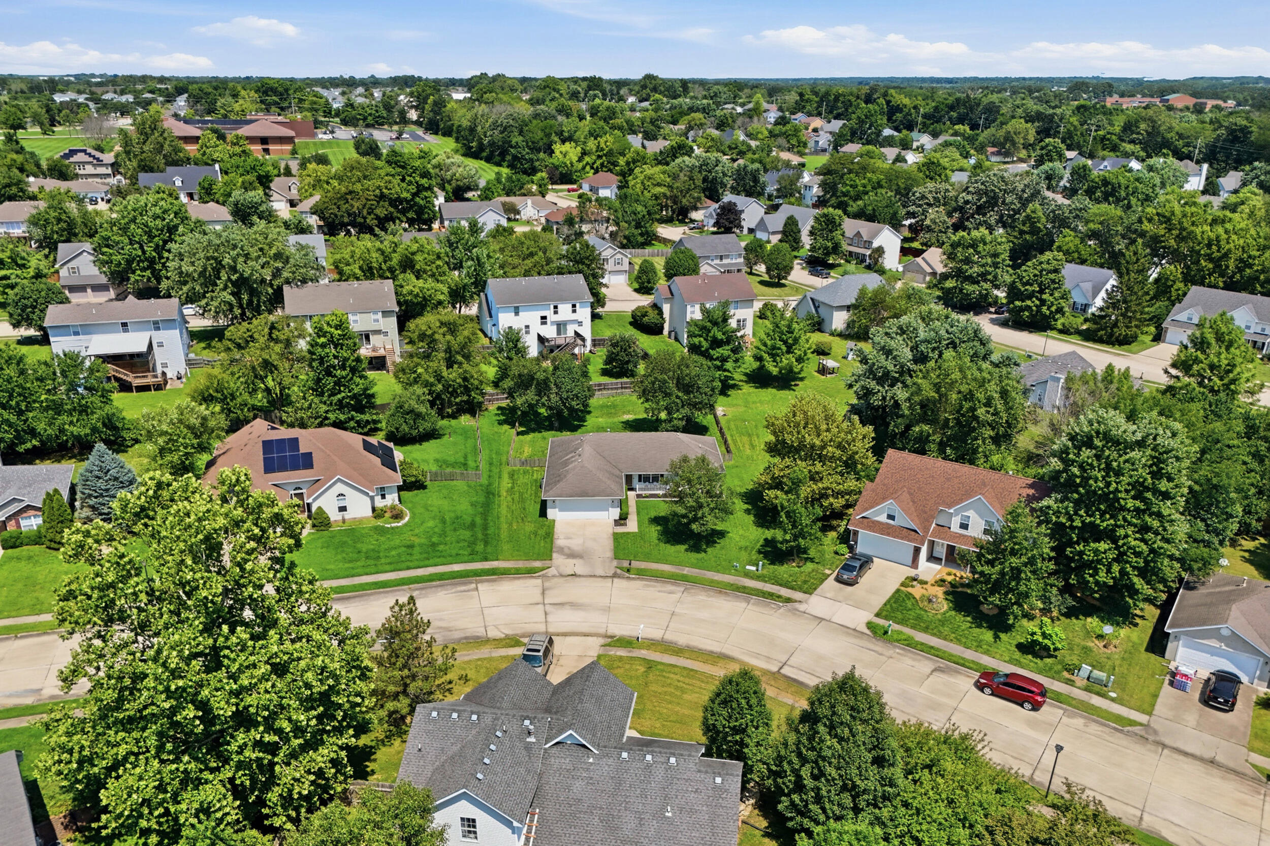1515 THOROUGHBRED CIR