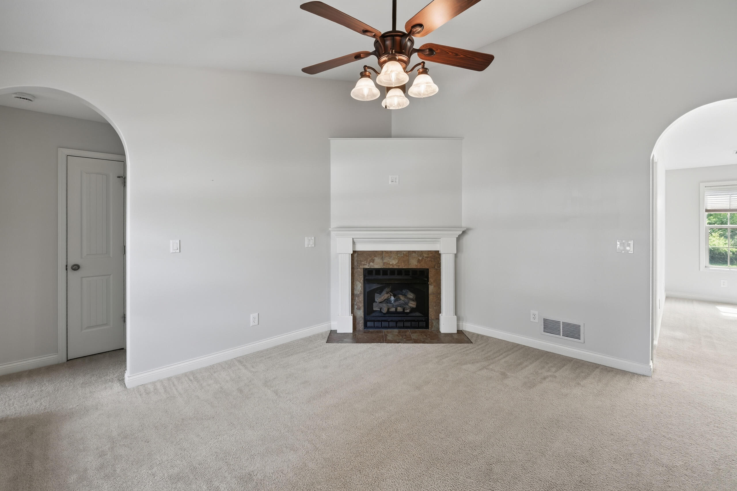 2918 WOODS CROSSING DR