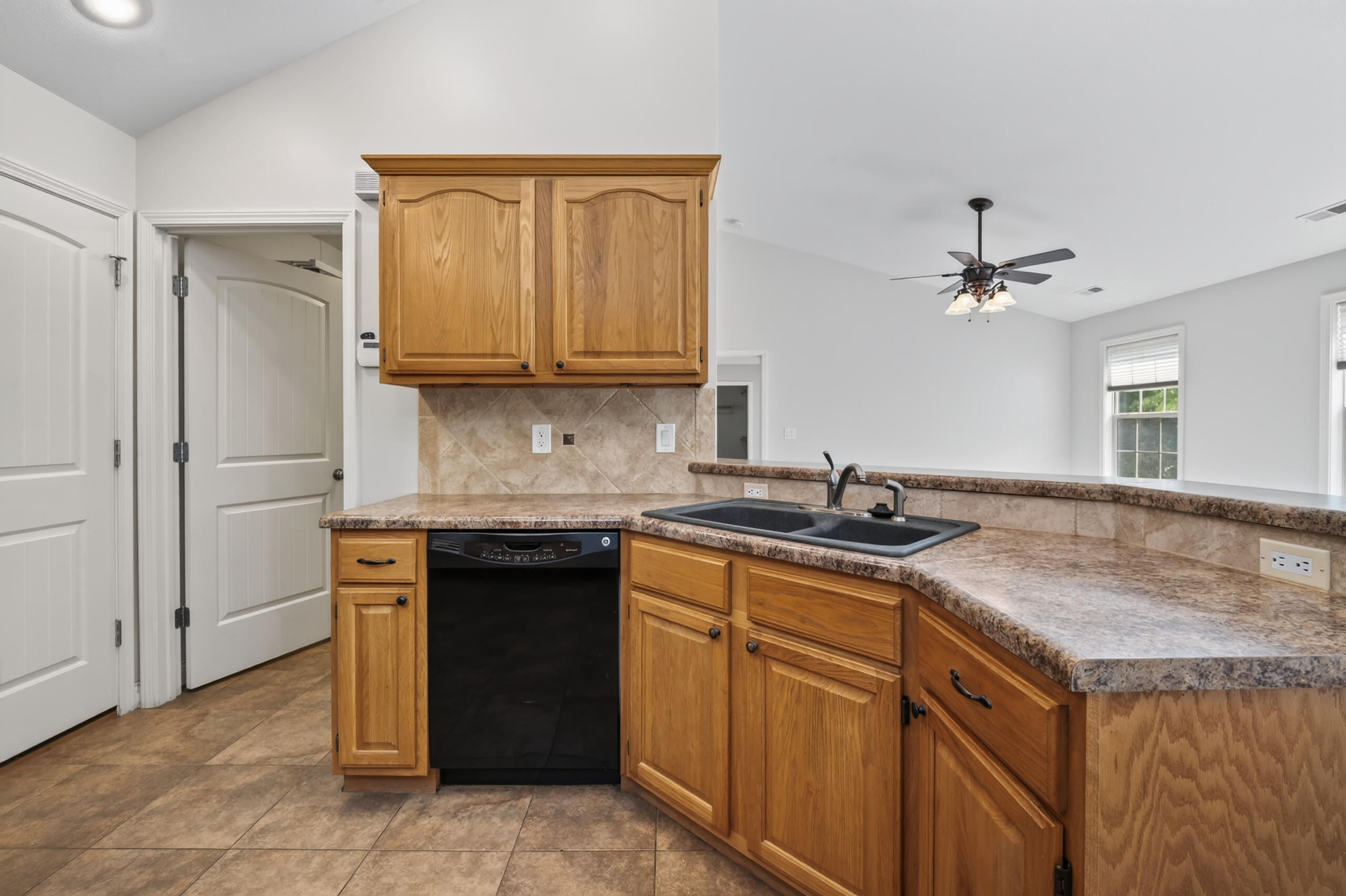 2918 WOODS CROSSING DR