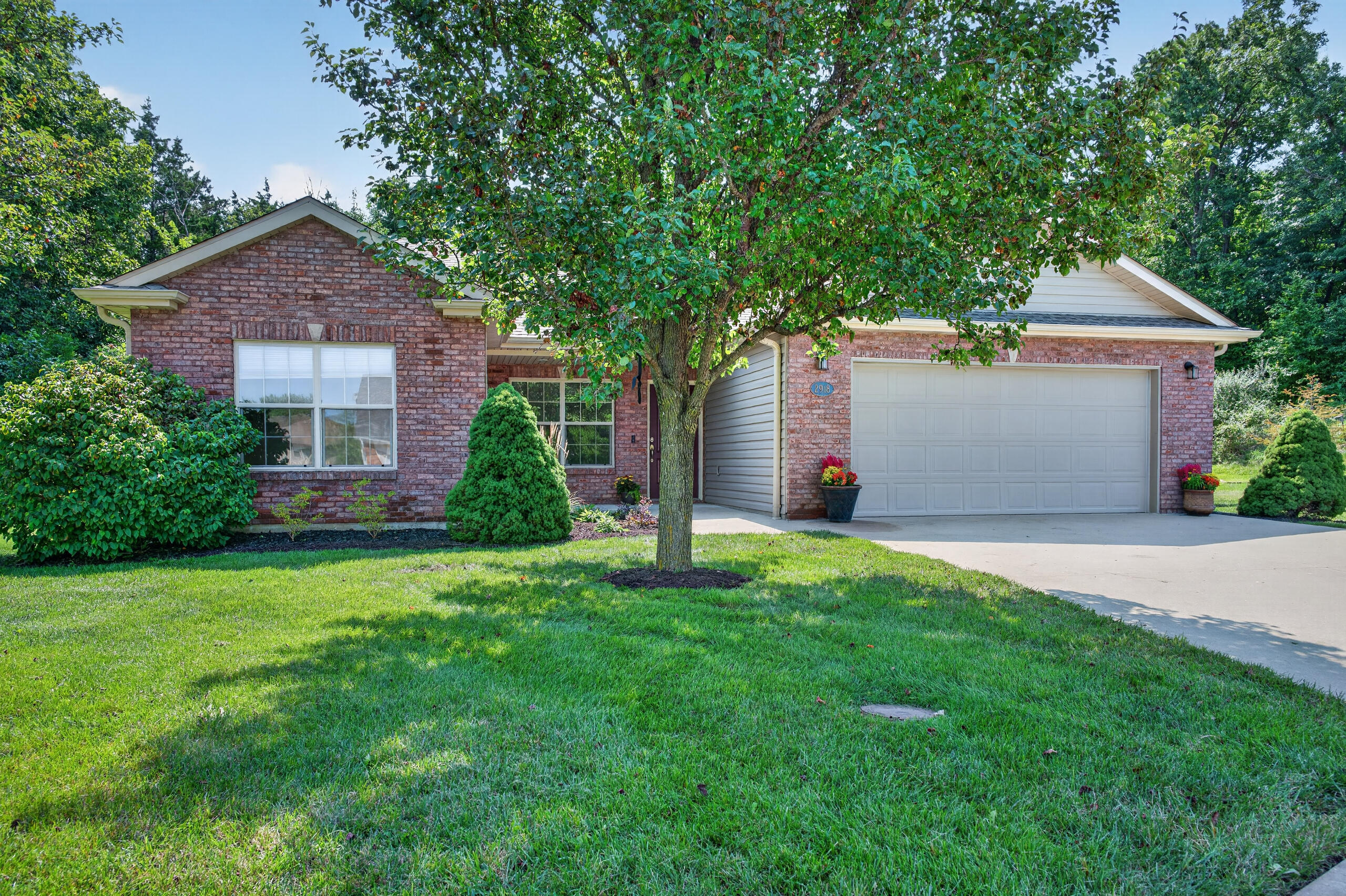 2918 WOODS CROSSING DR