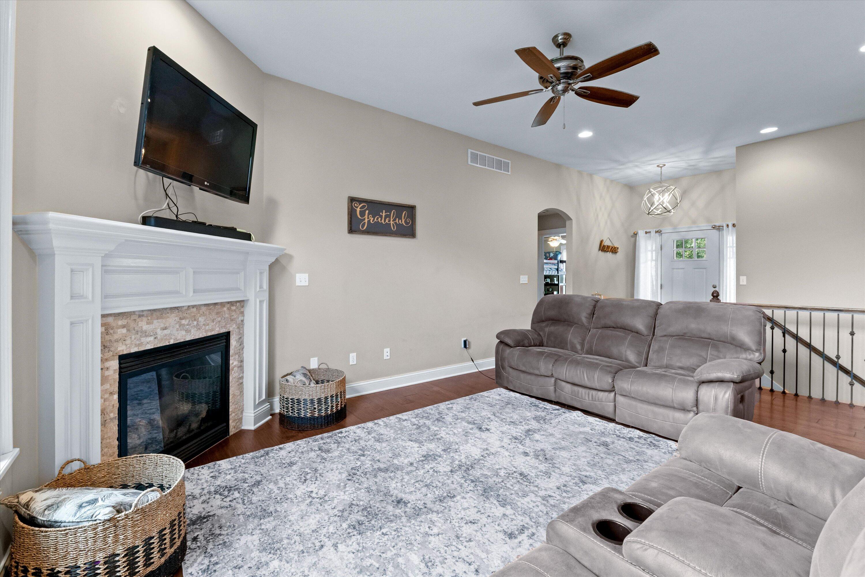 4001 ASTORIA WAY