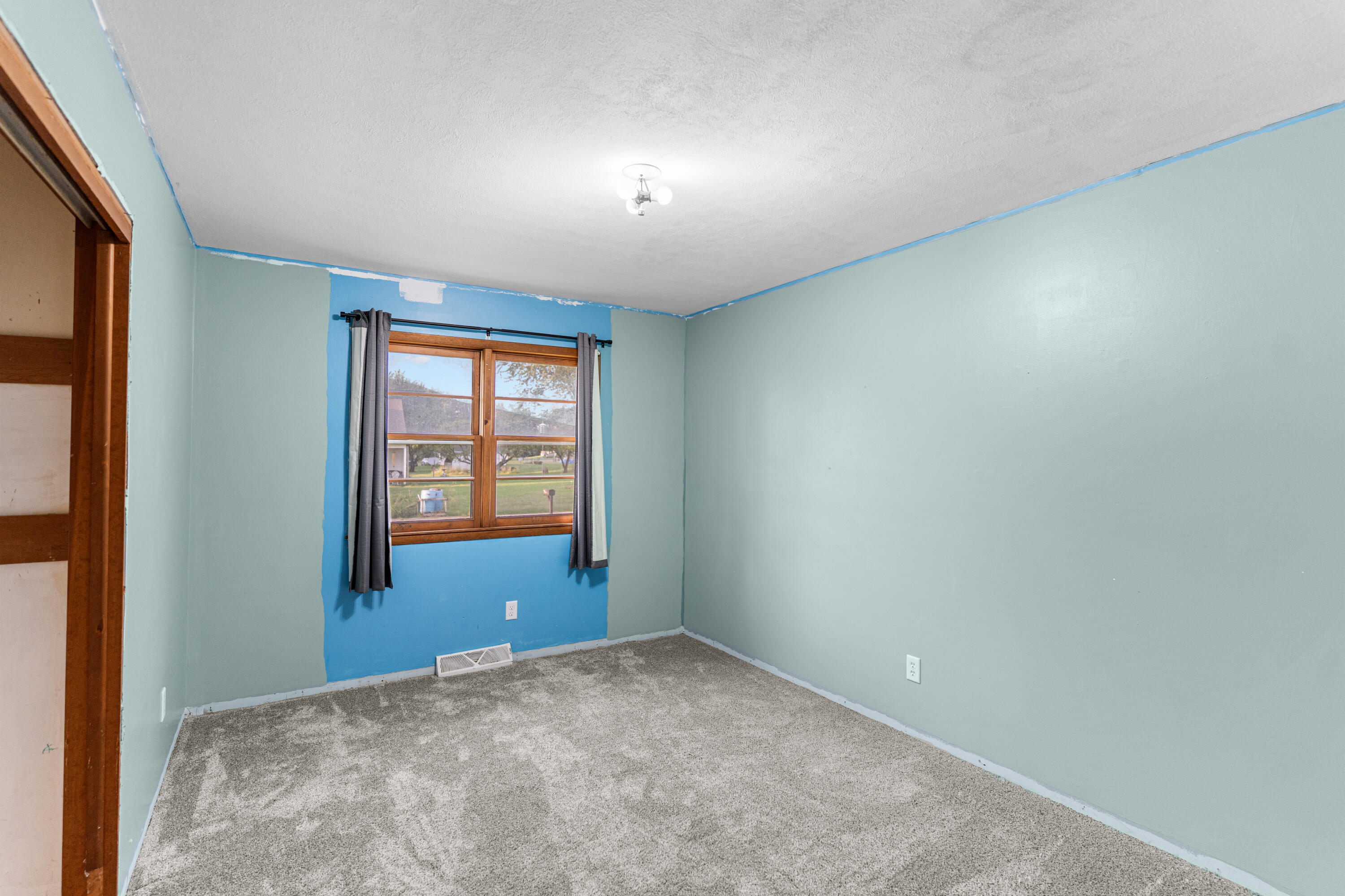 142 CAREY ST