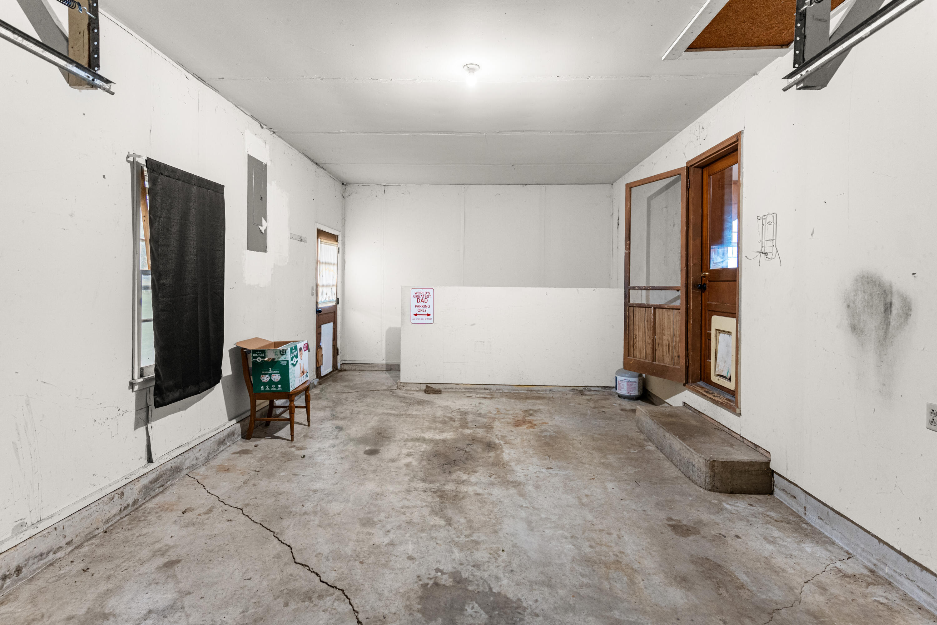 142 CAREY ST