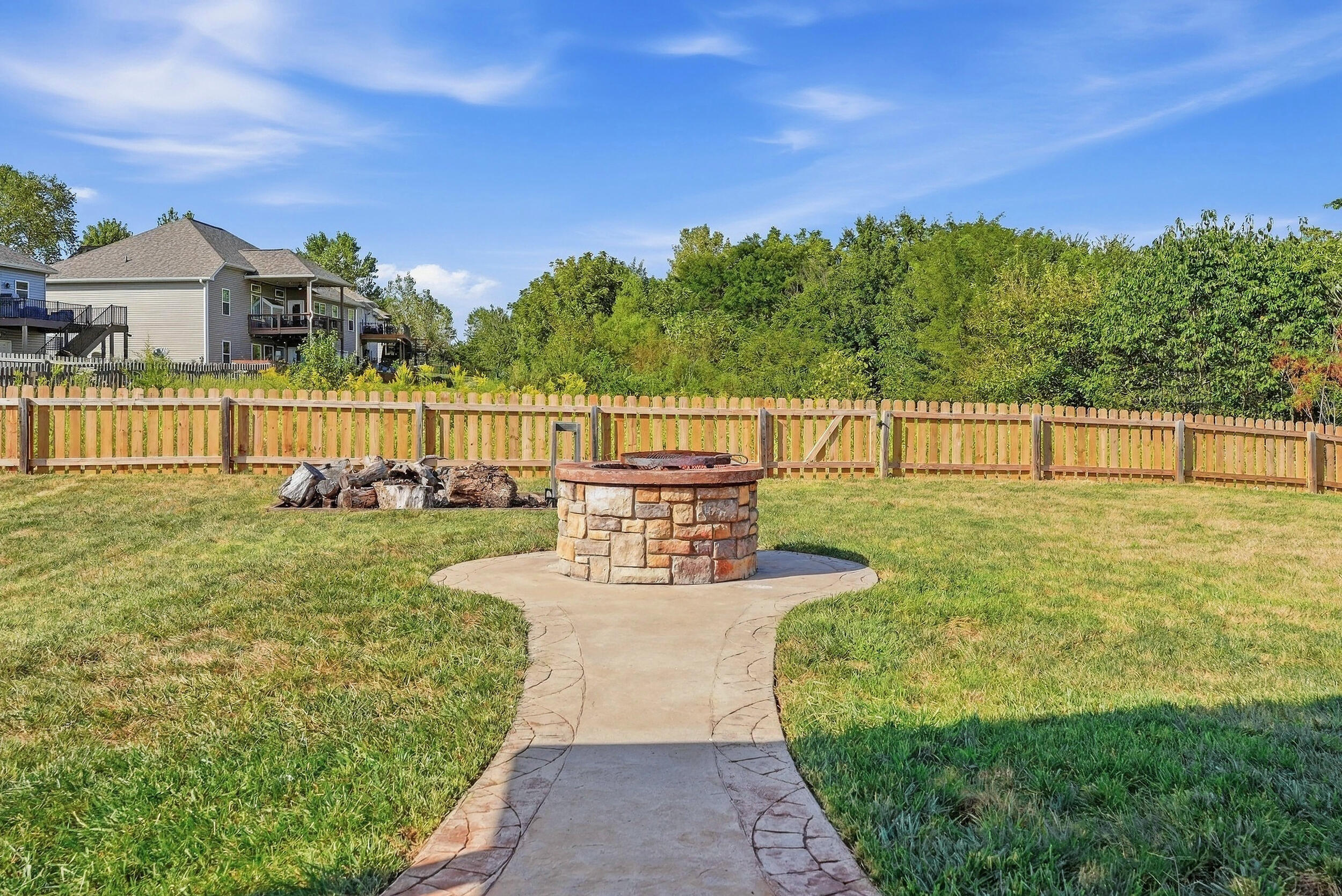 5001 STONE MOUNTAIN PKWY