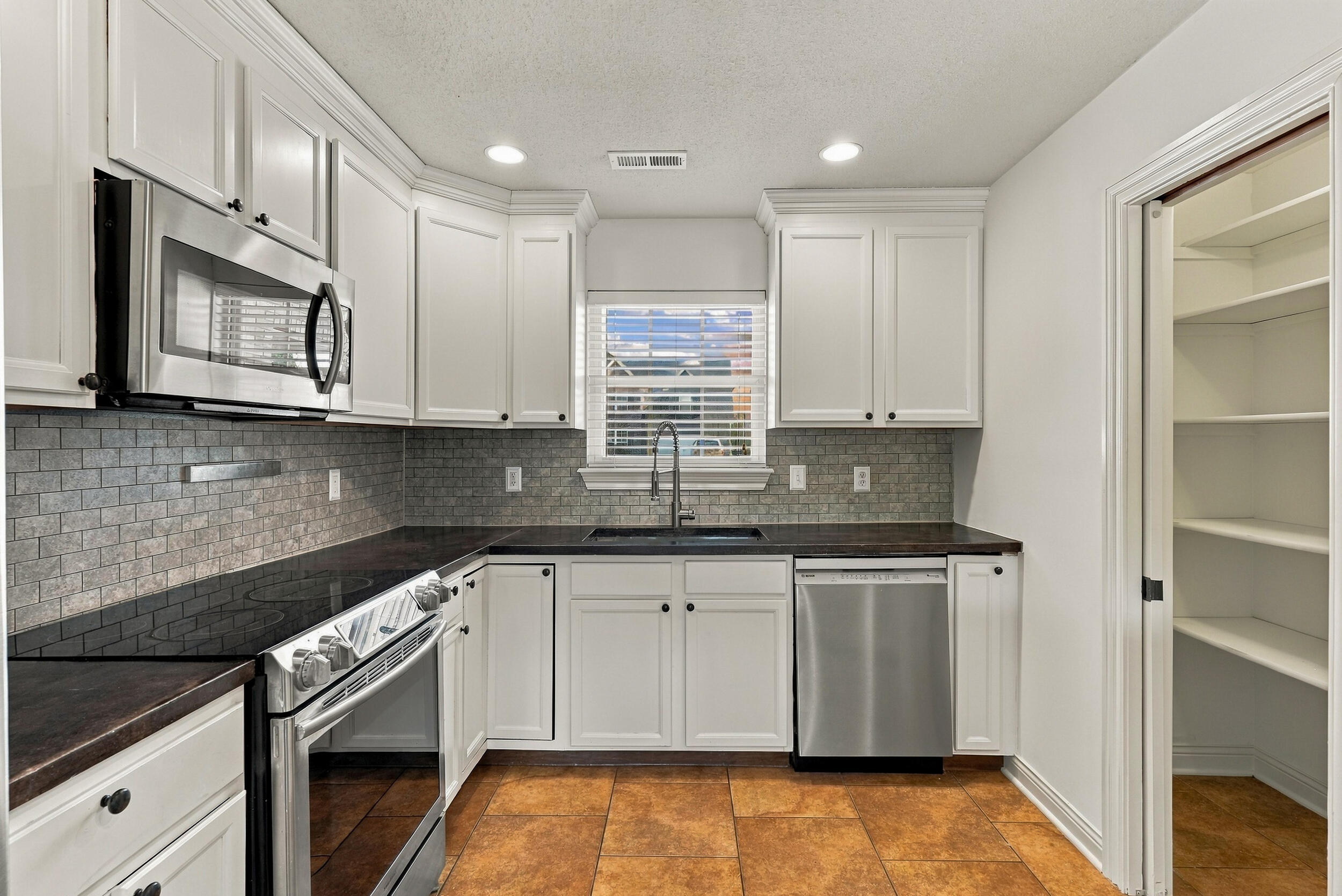 5001 STONE MOUNTAIN PKWY