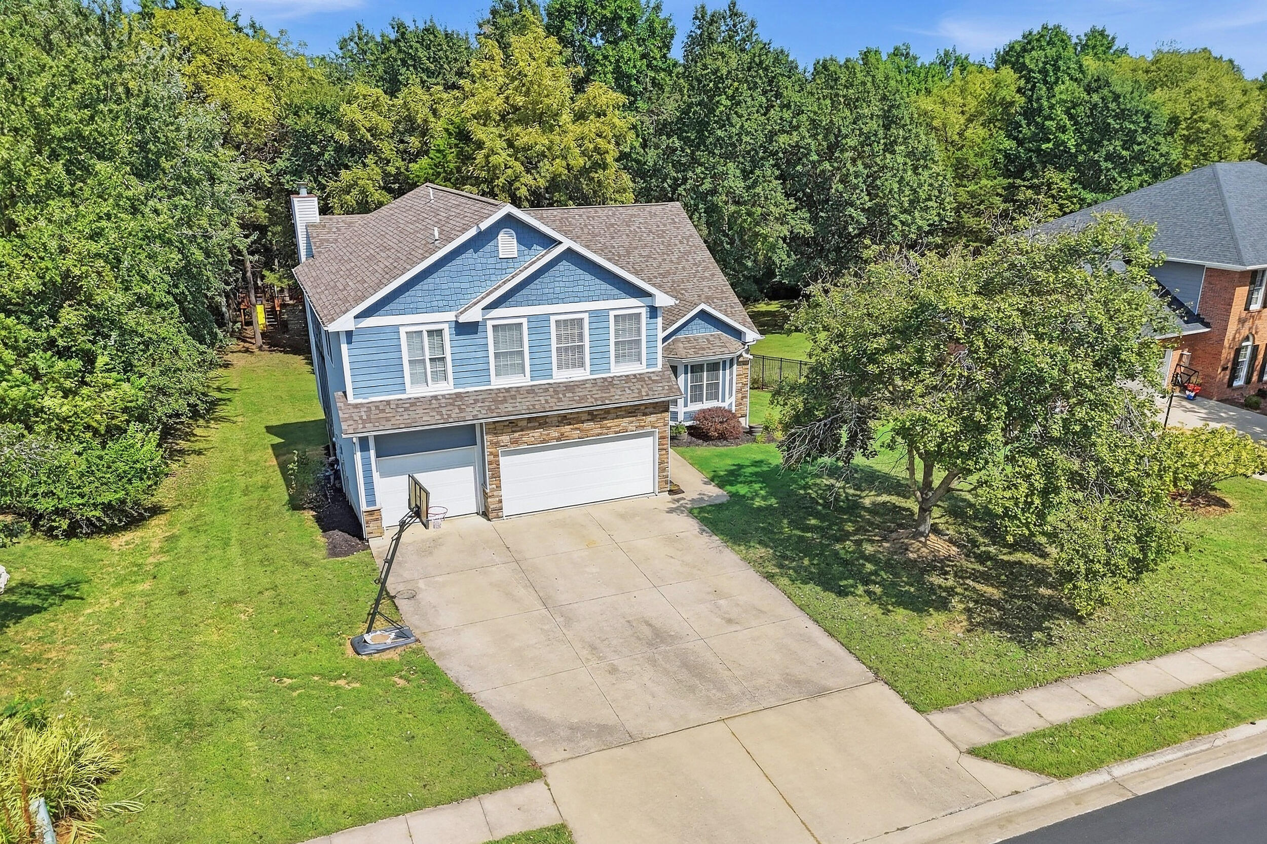 1213 DUNBAR DR