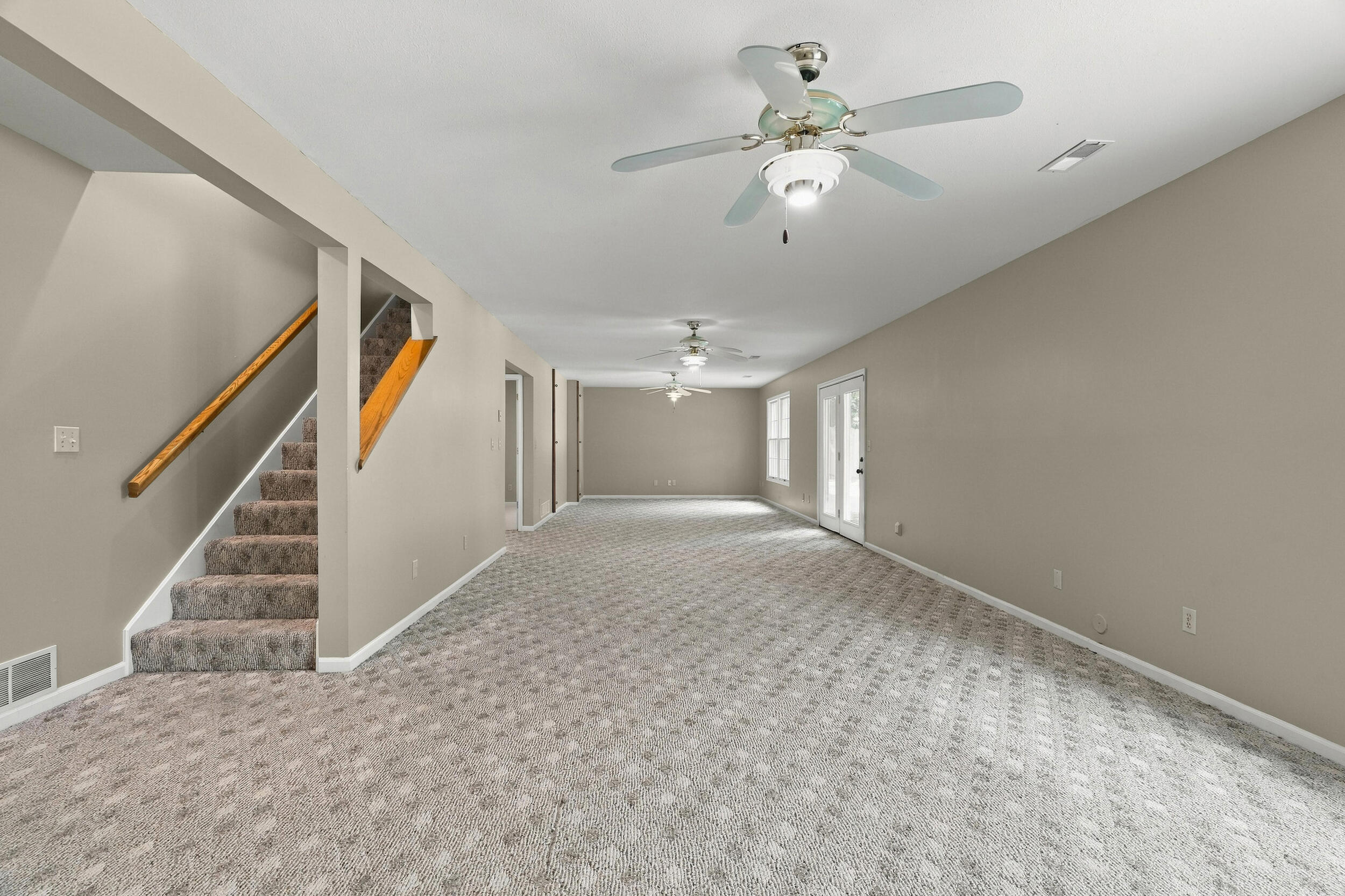 1213 DUNBAR DR