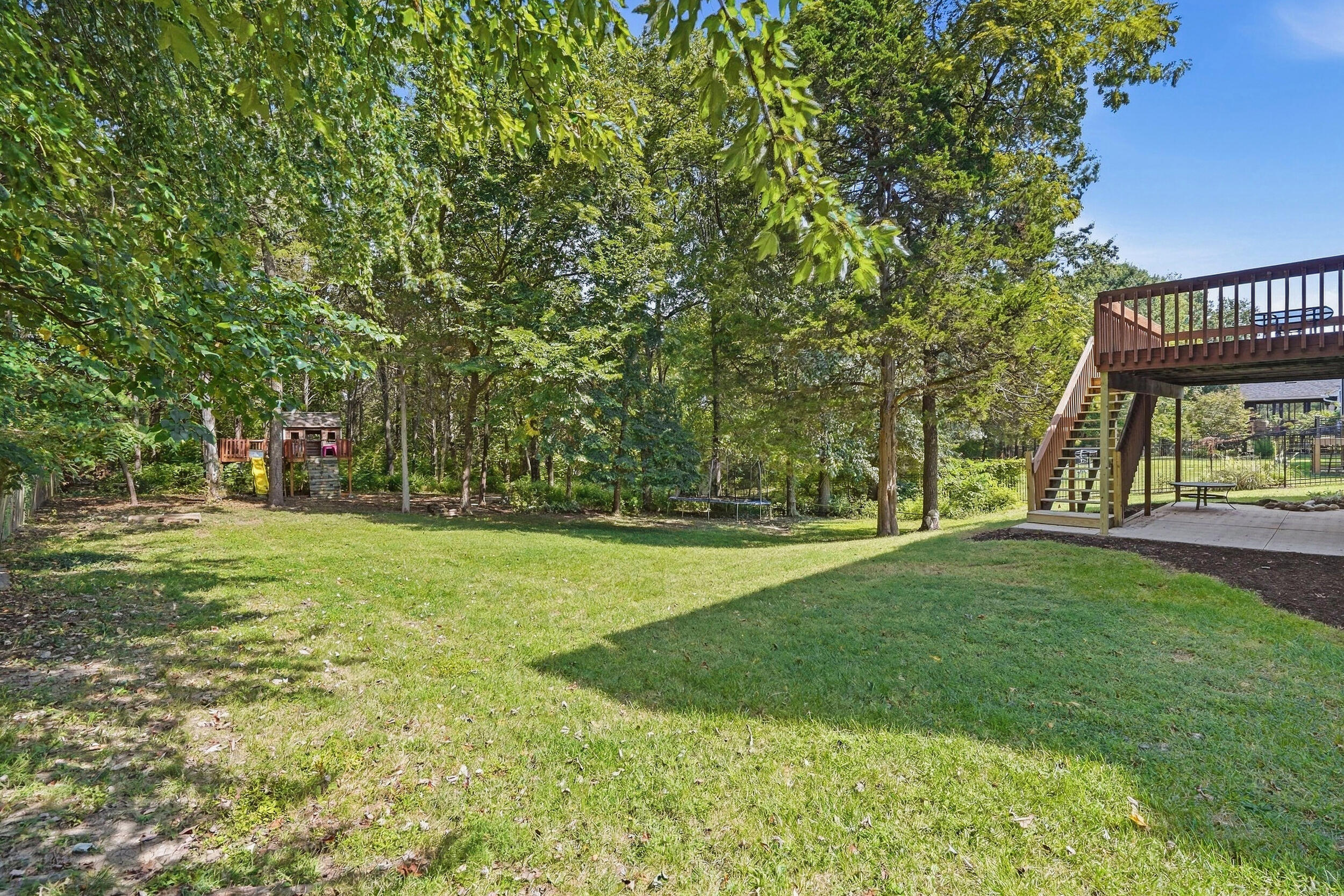 1213 DUNBAR DR