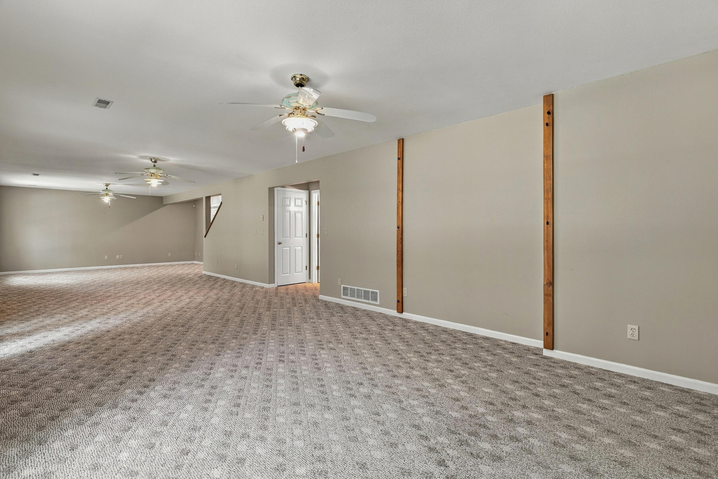 1213 DUNBAR DR