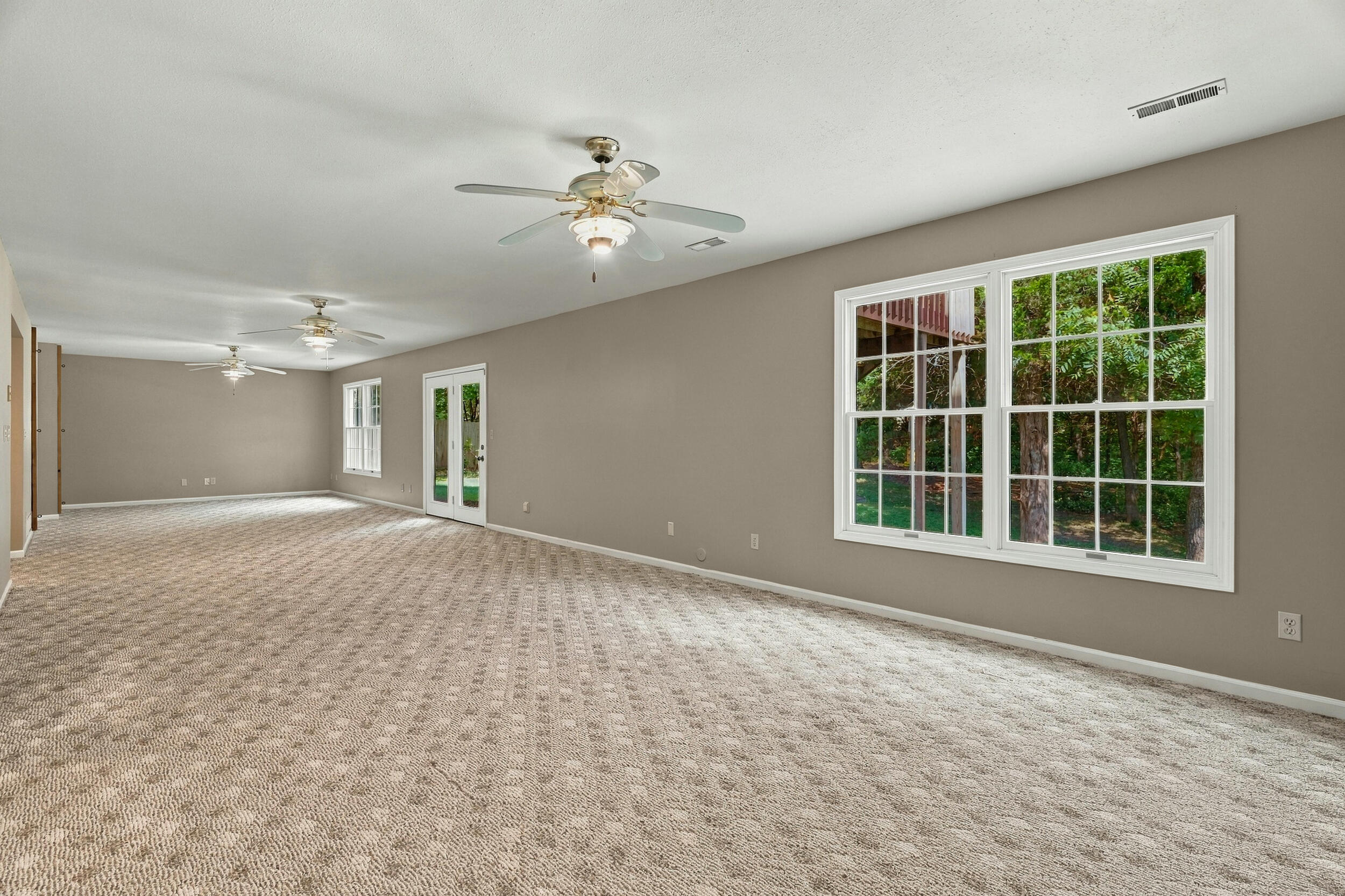 1213 DUNBAR DR