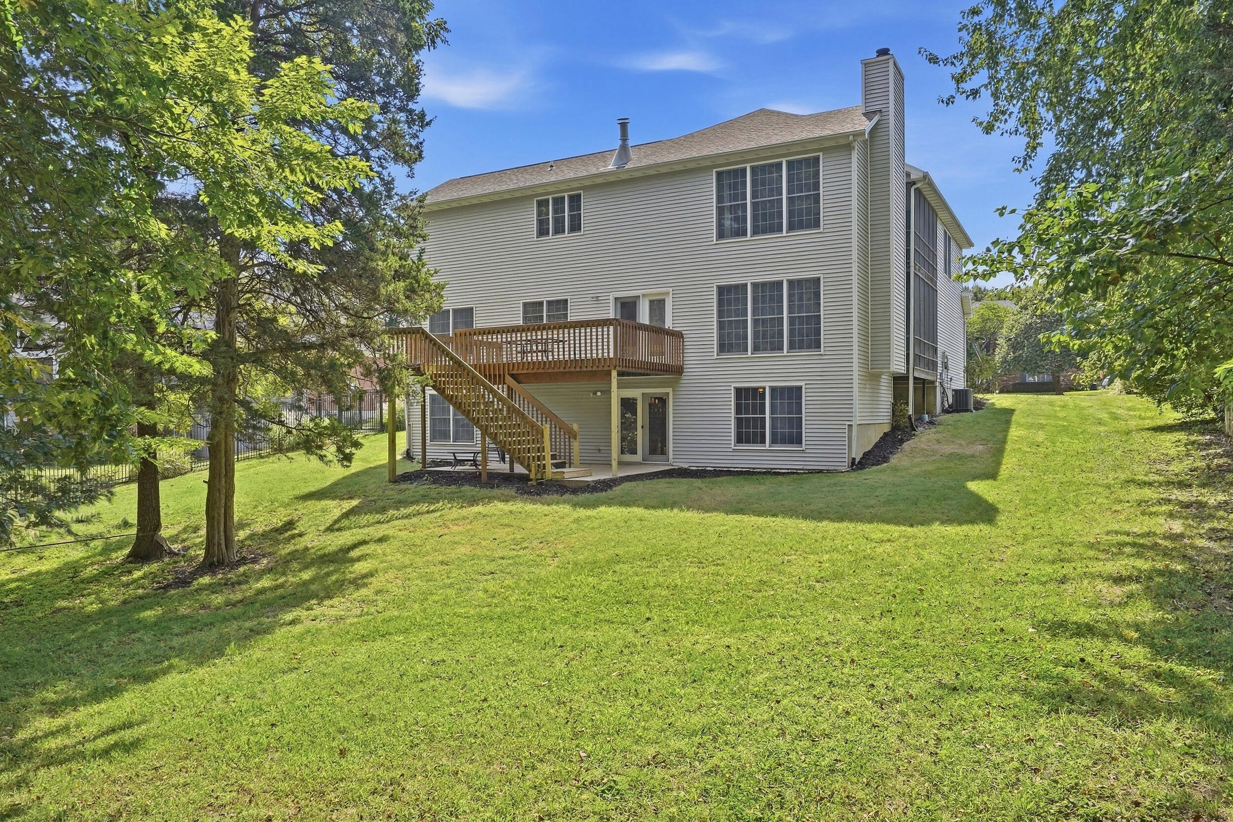 1213 DUNBAR DR