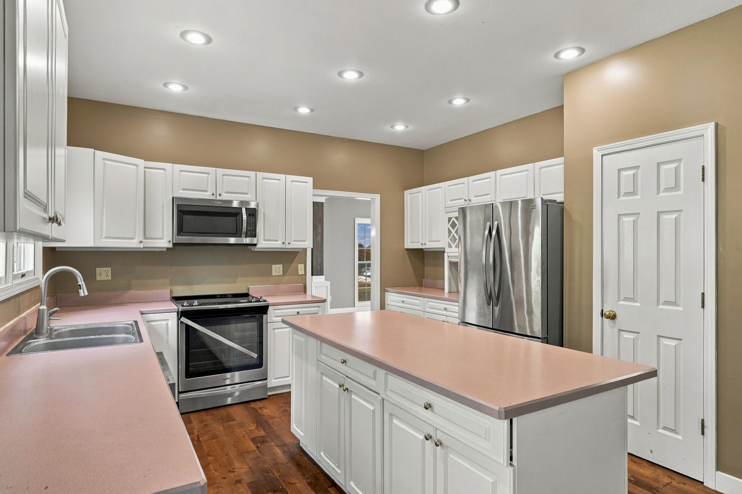 1213 DUNBAR DR