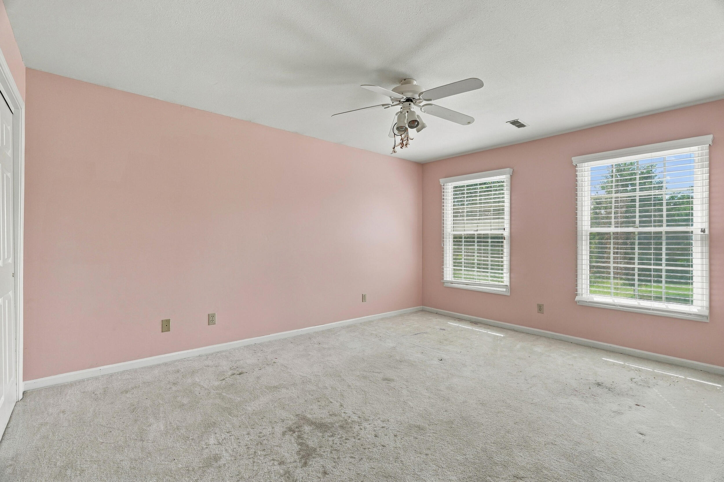 1213 DUNBAR DR
