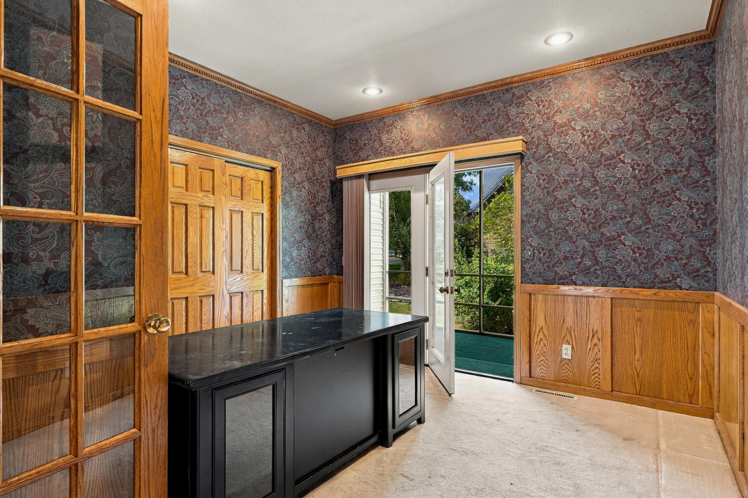 1213 DUNBAR DR