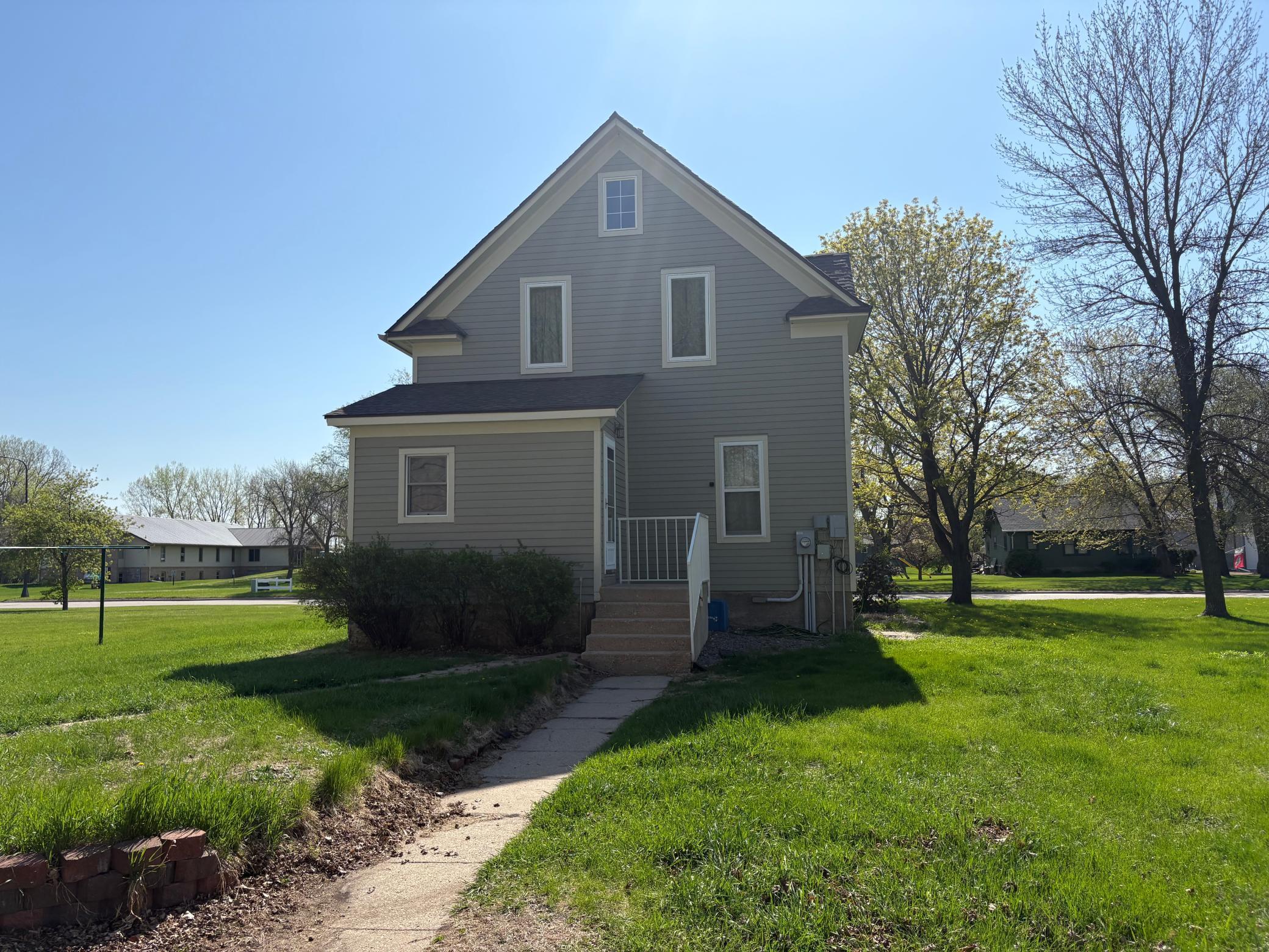 1105 13th Street N