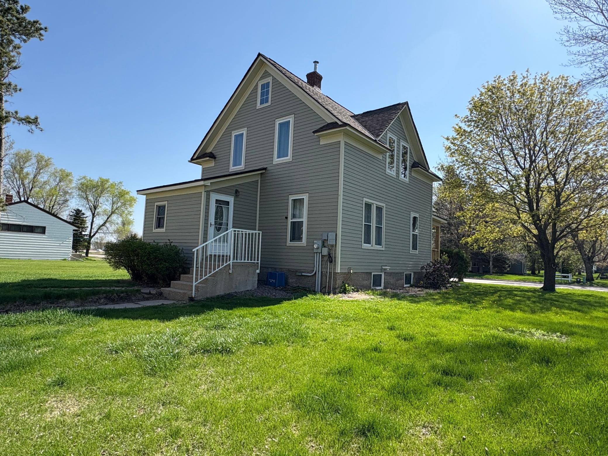 1105 13th Street N