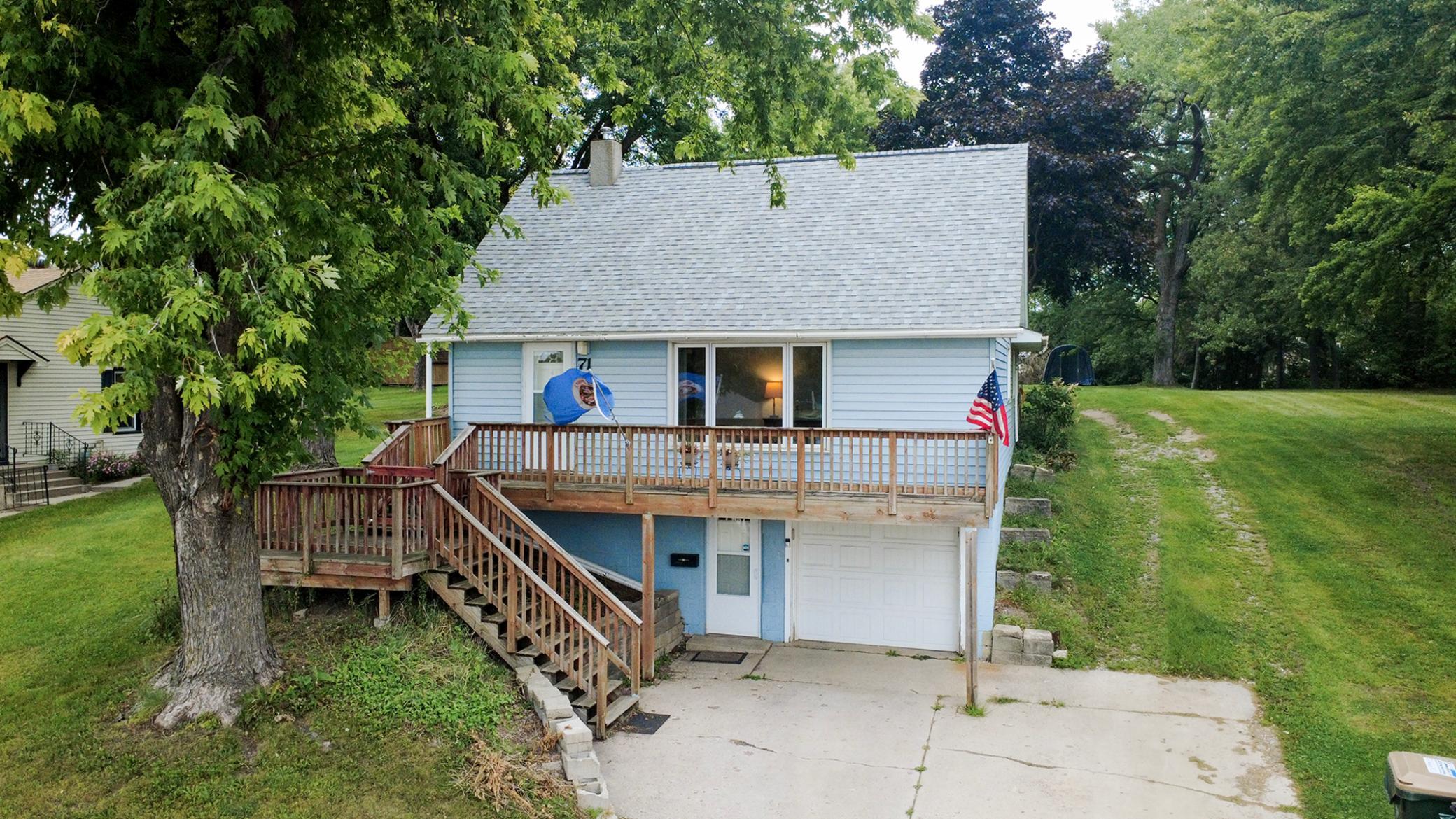 71 4th Avenue NW
