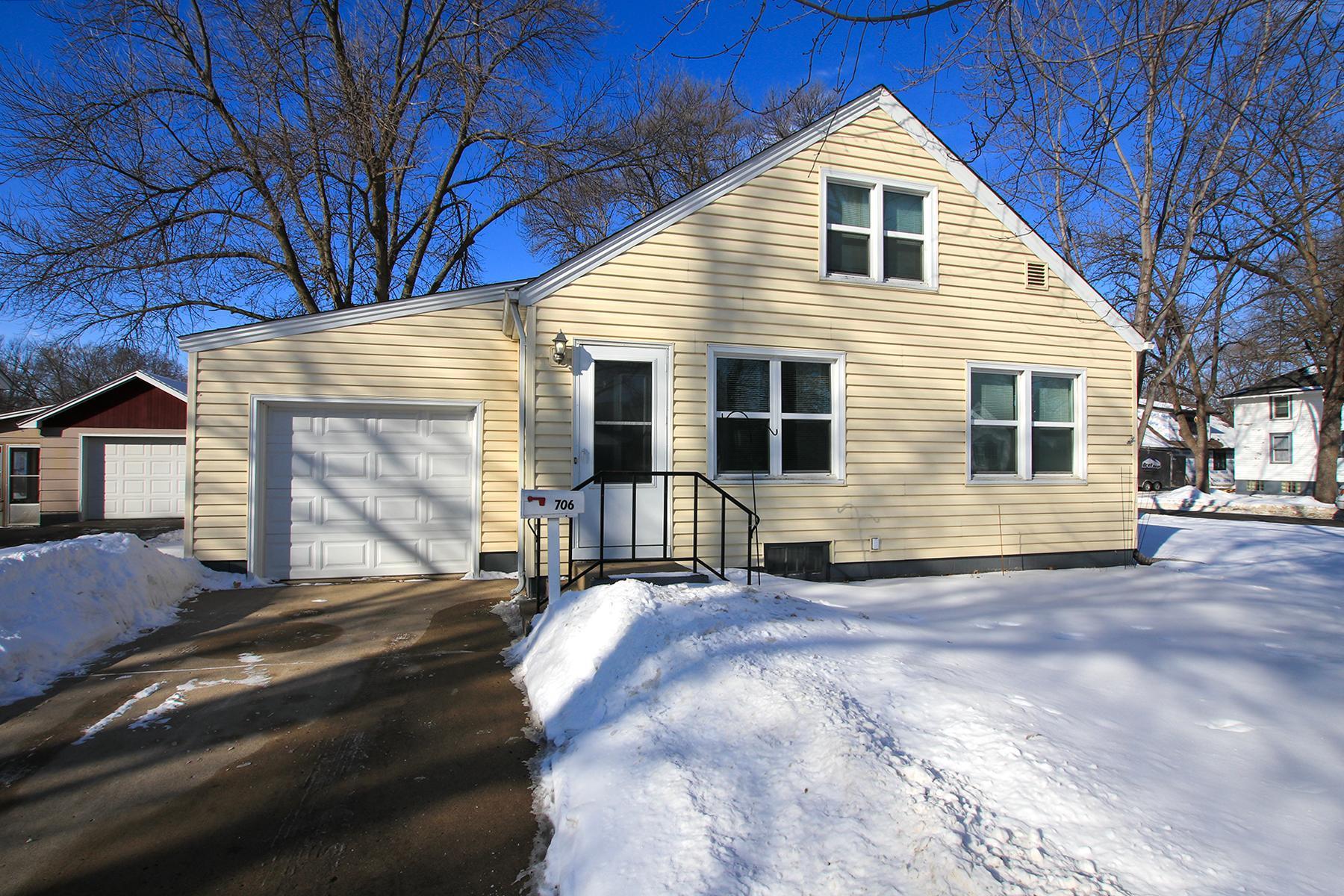 706 Lynn Road SW