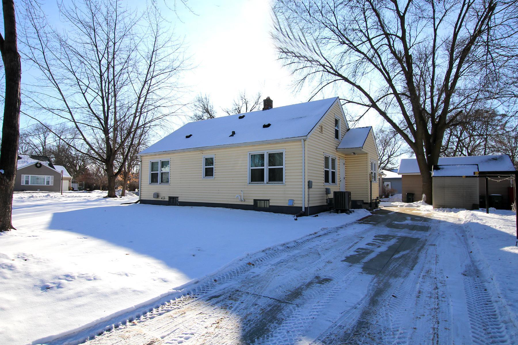 706 Lynn Road SW