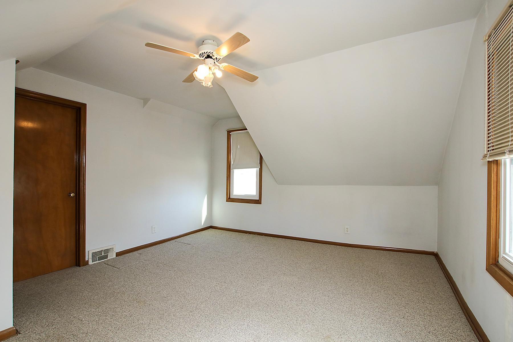 614 Elm Street NE