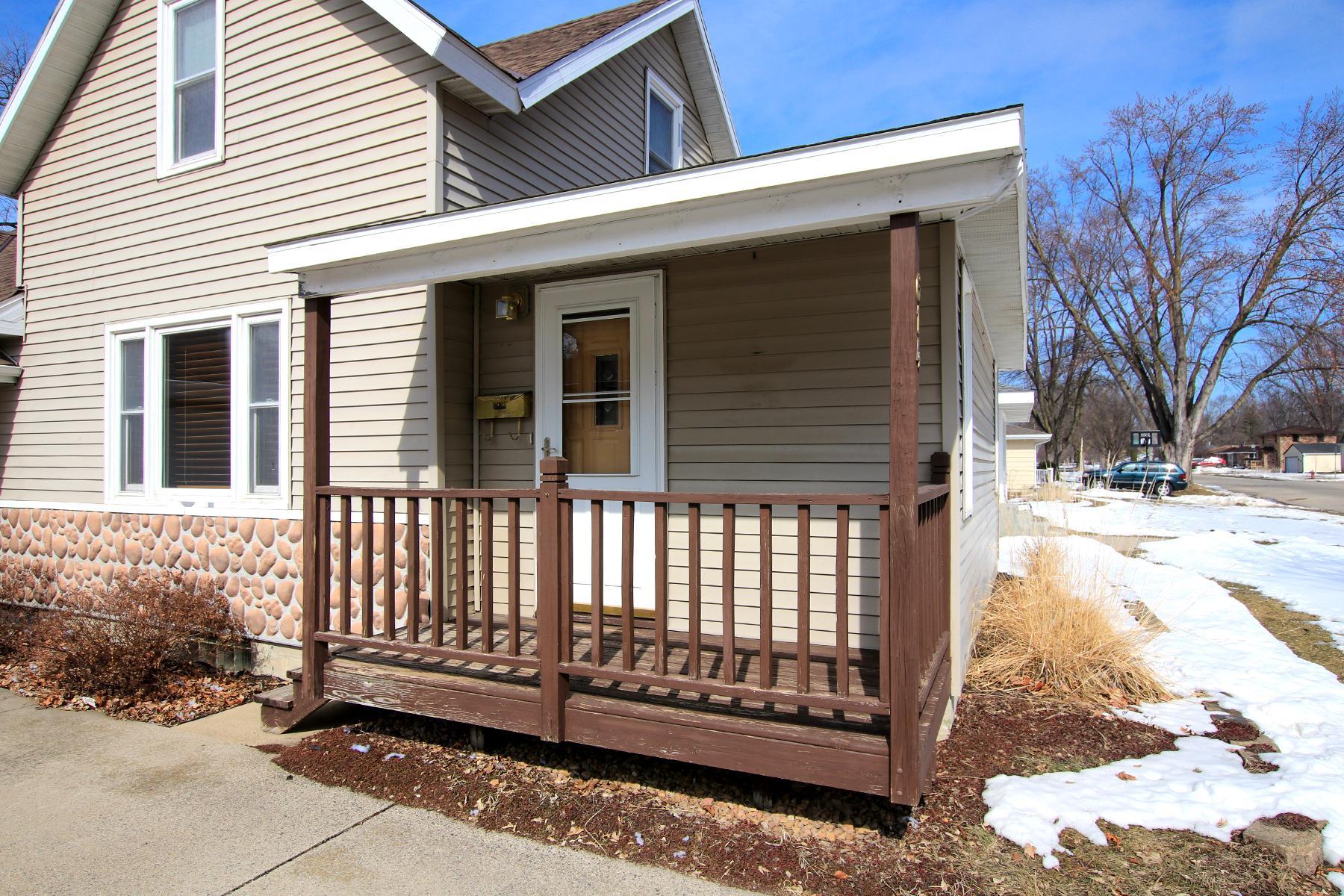 614 Elm Street NE