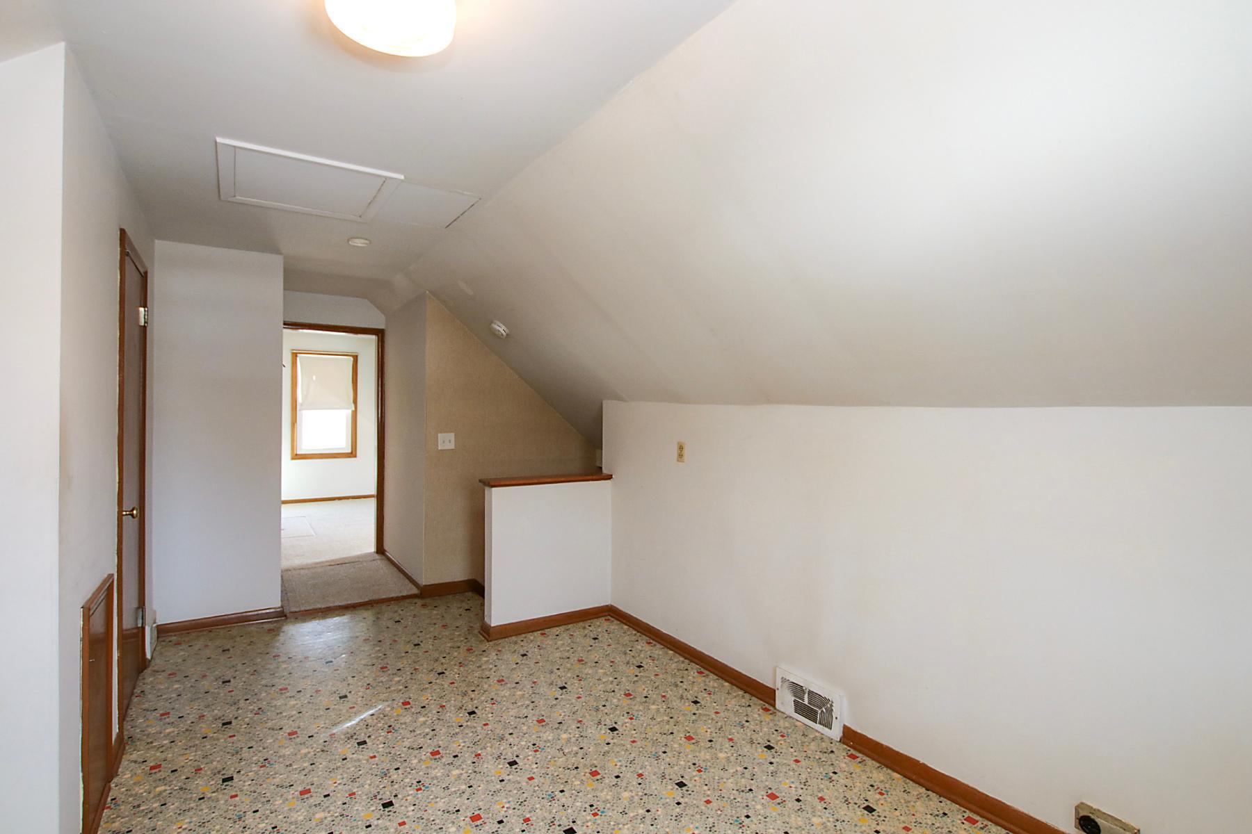 614 Elm Street NE