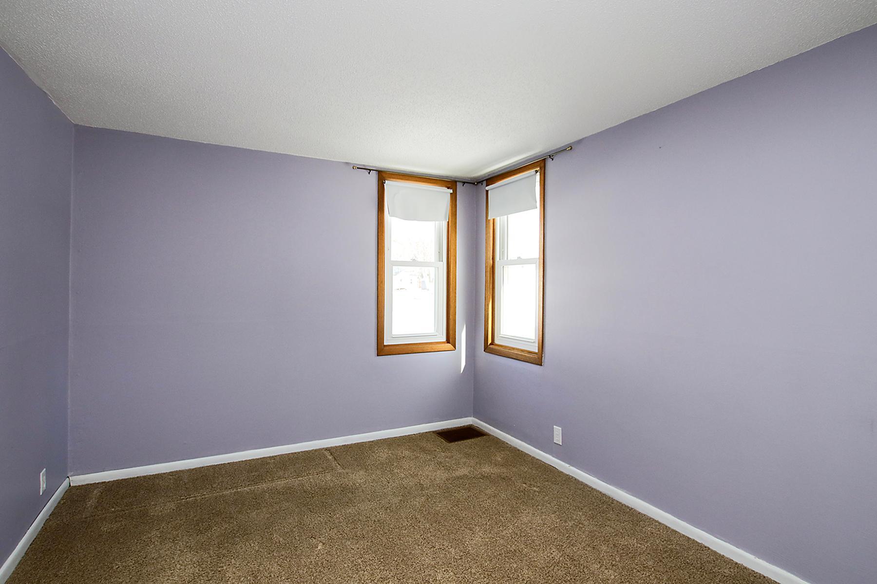 614 Elm Street NE