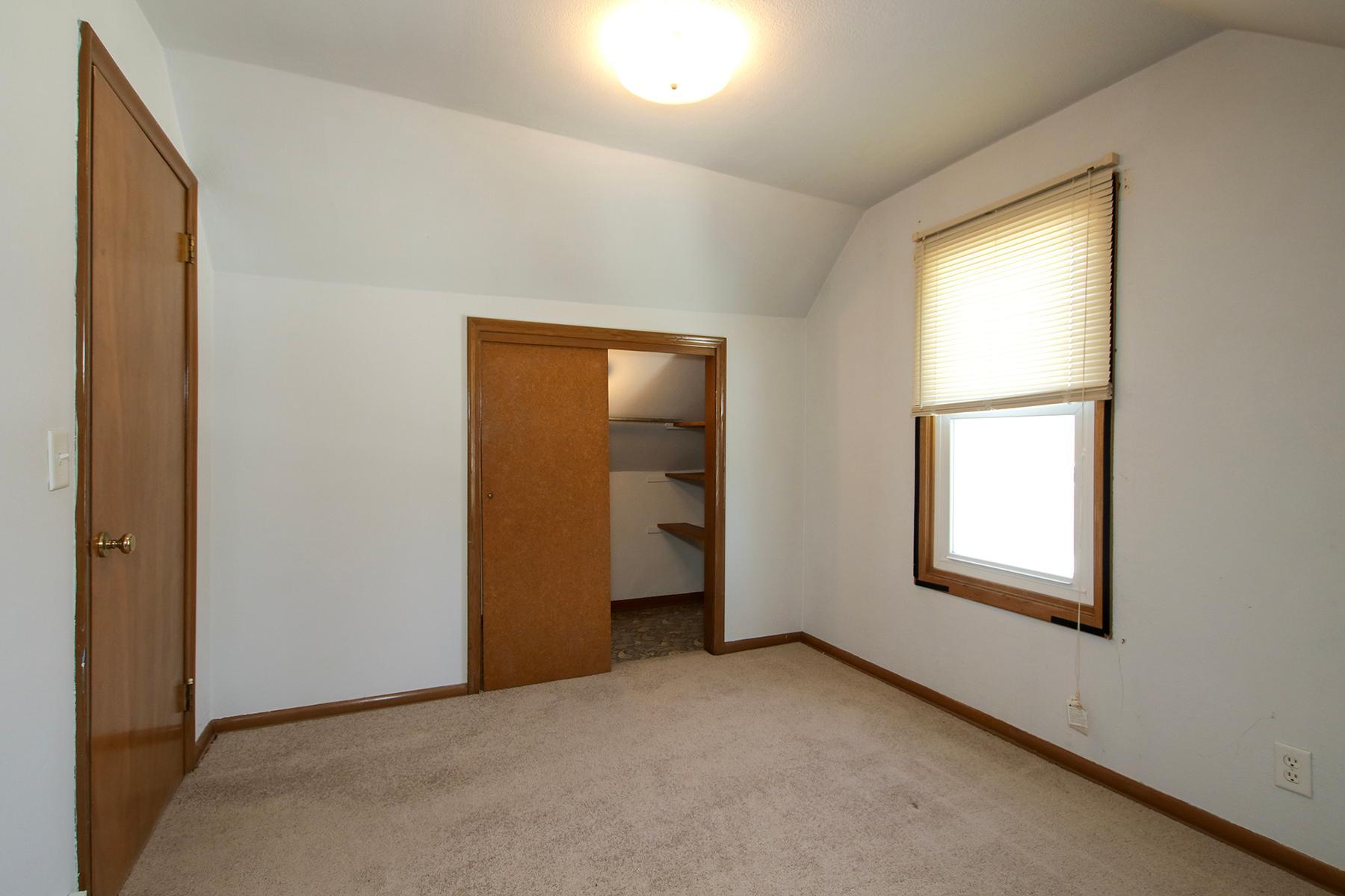 614 Elm Street NE