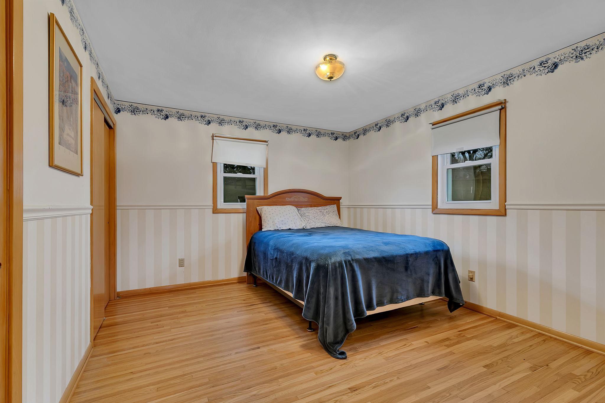 33 5th Avenue NW