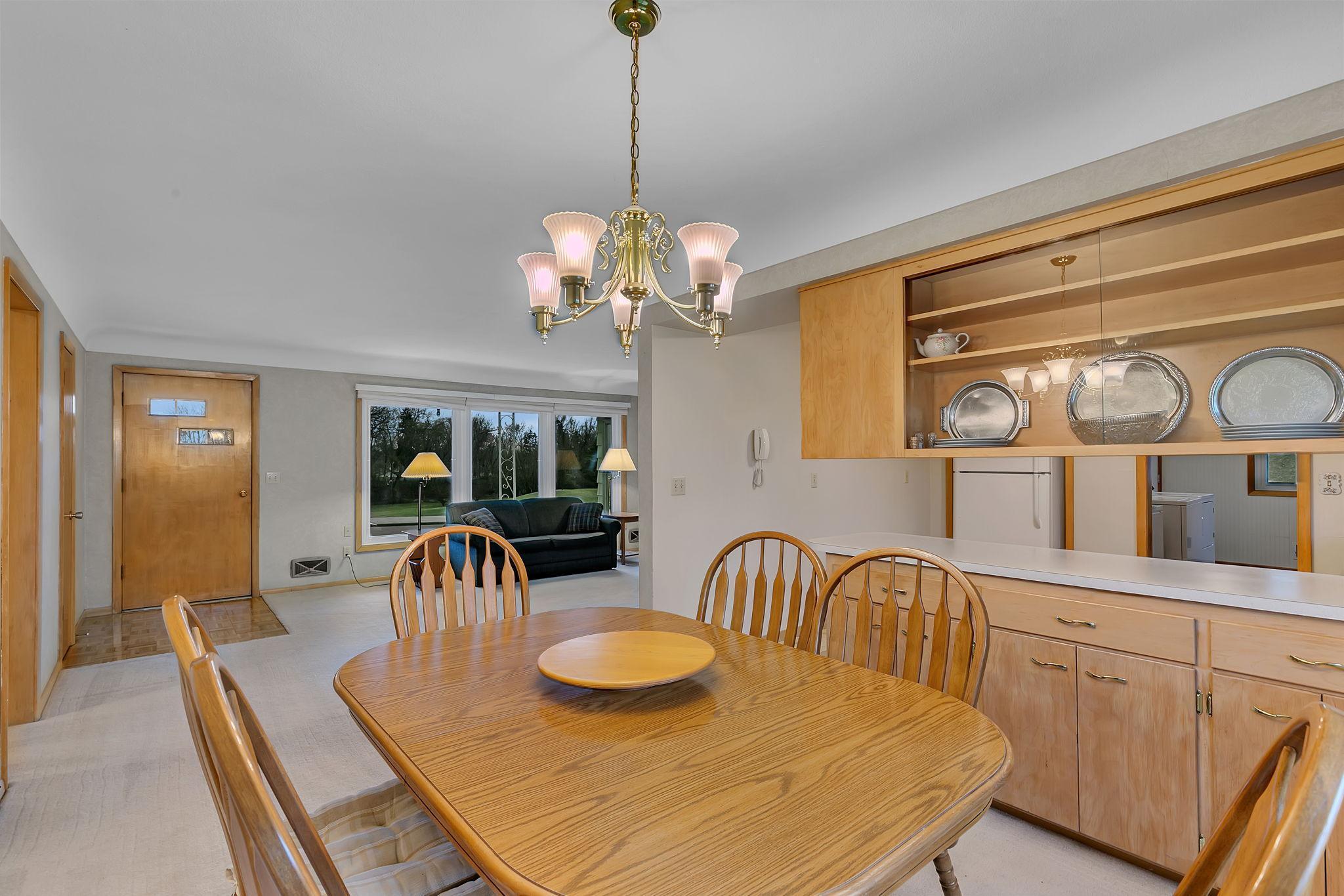 33 5th Avenue NW