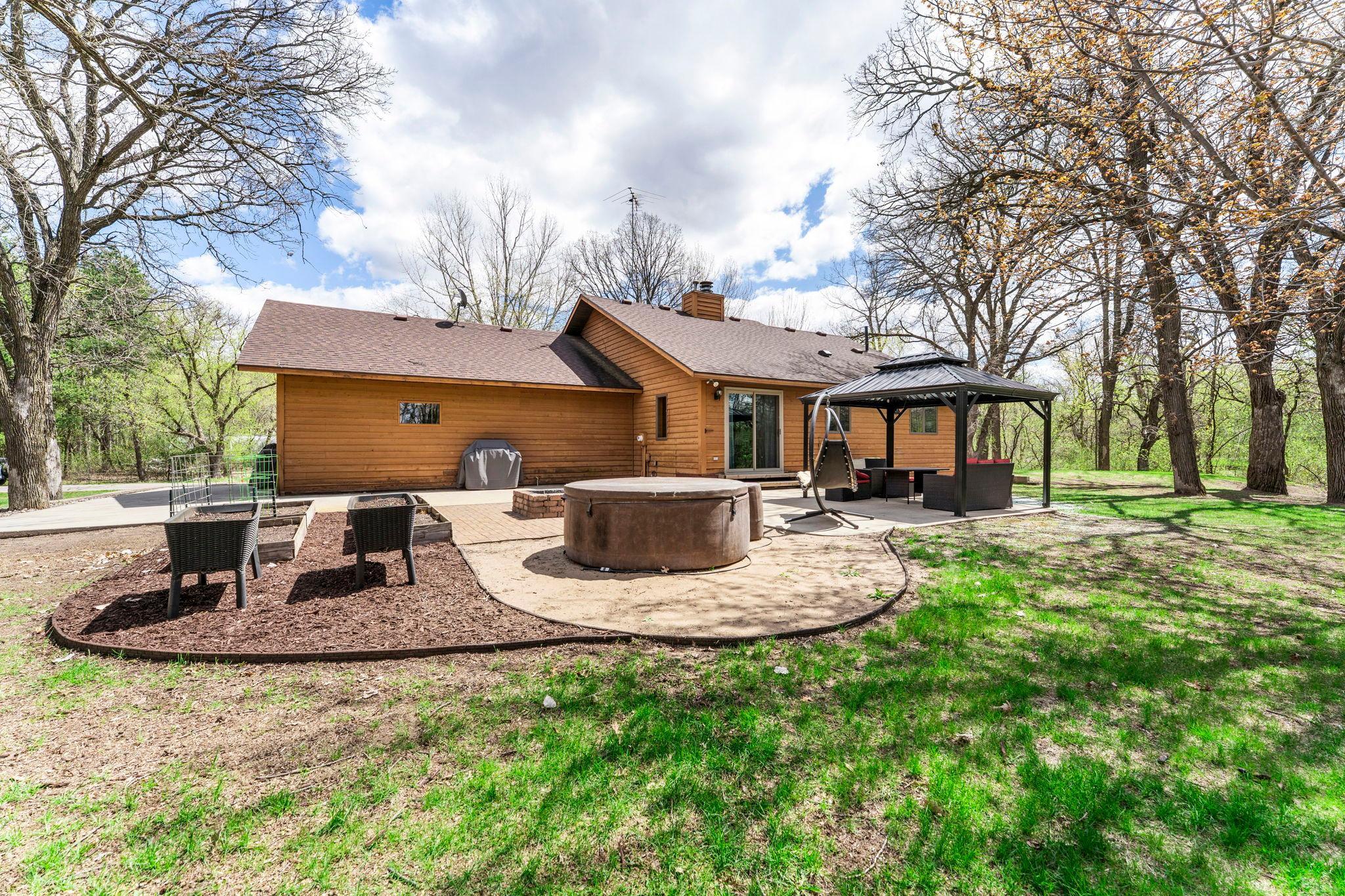 7675 Jasmine Loop NW