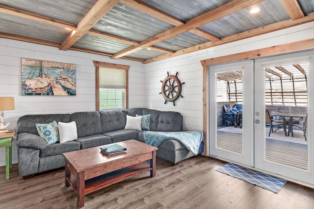 11 Gulf Breeze Court