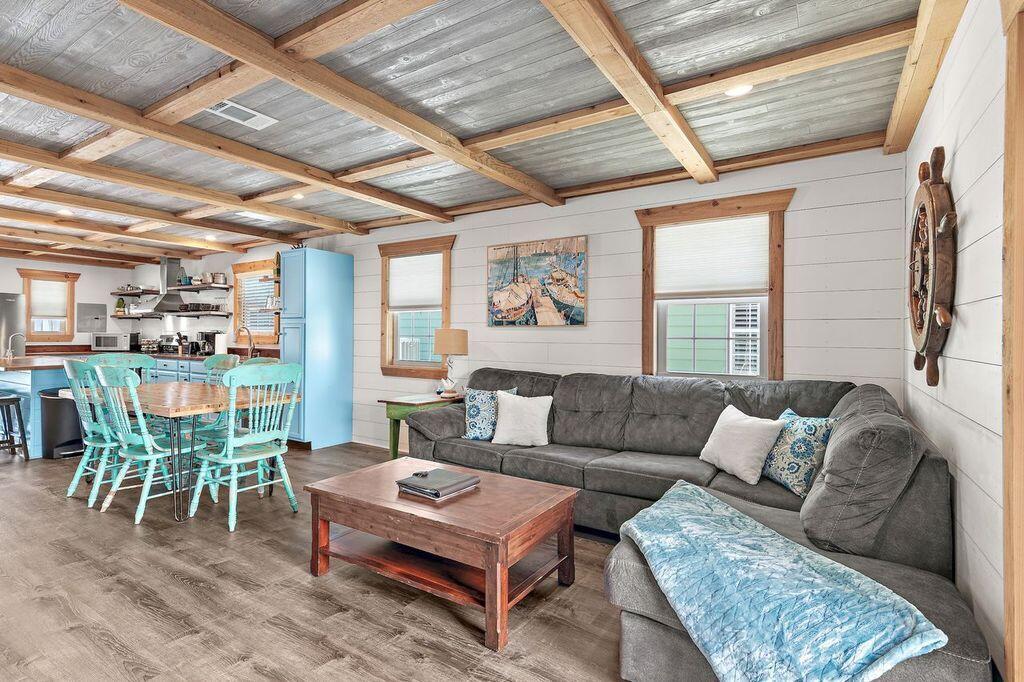 11 Gulf Breeze Court