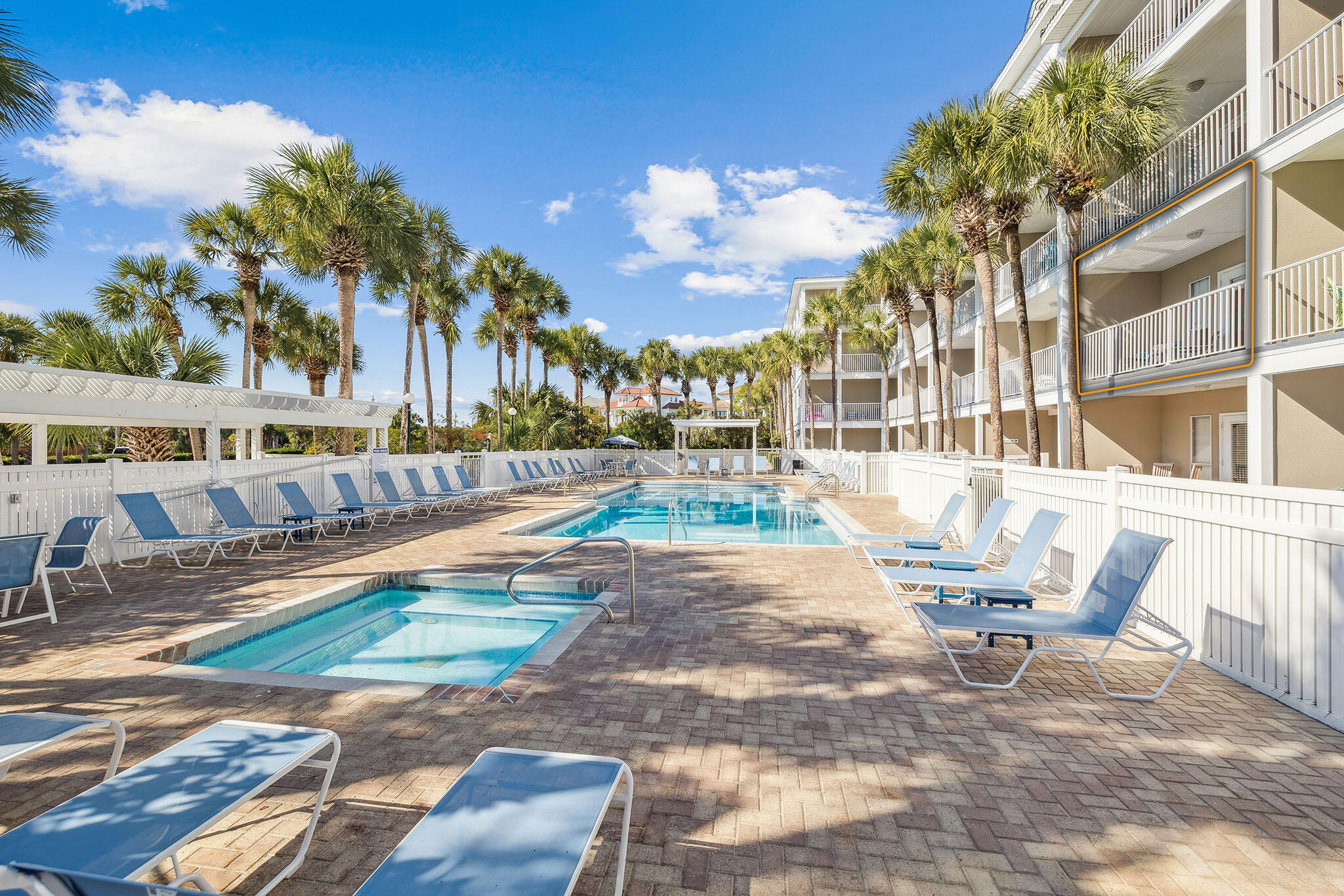 144 Spires Lane UNIT 207