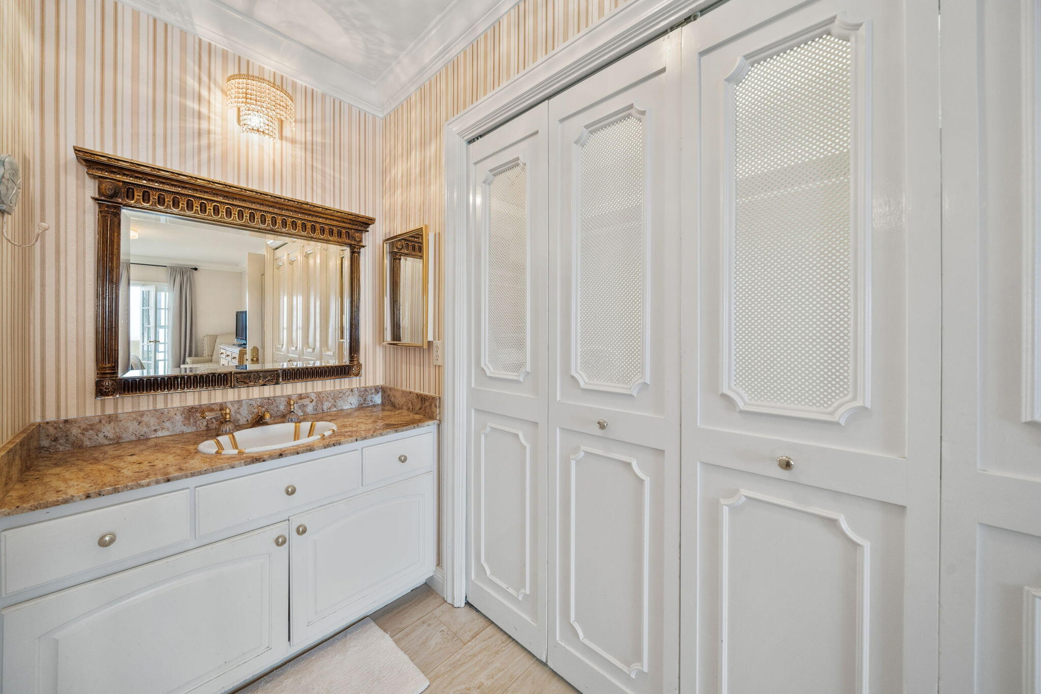 5801 Thomas Drive UNIT 1411