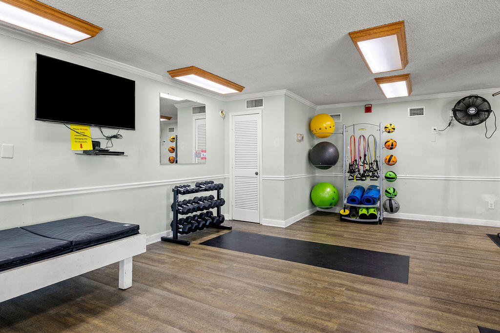 5801 Thomas Drive UNIT 1411