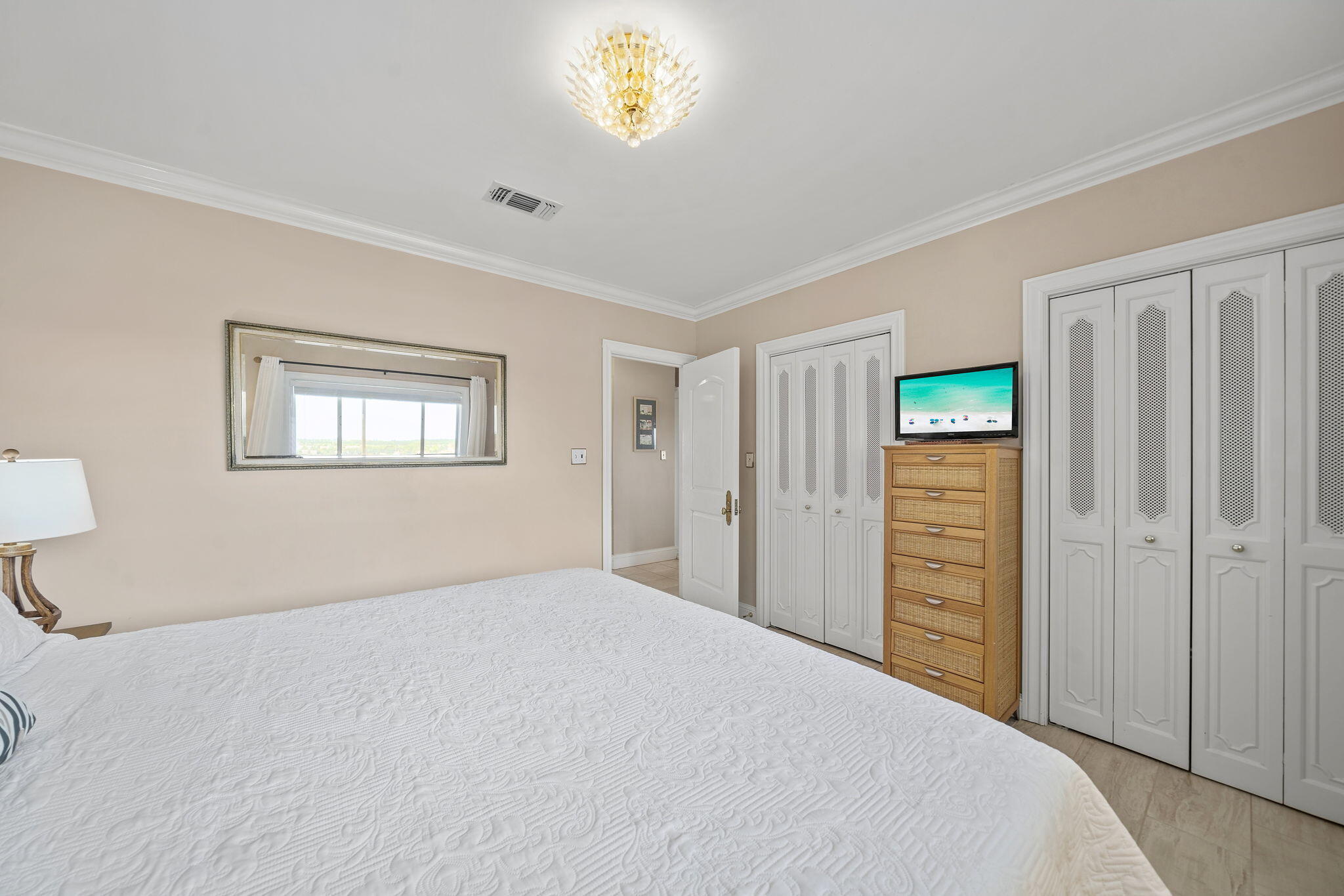 5801 Thomas Drive UNIT 1411