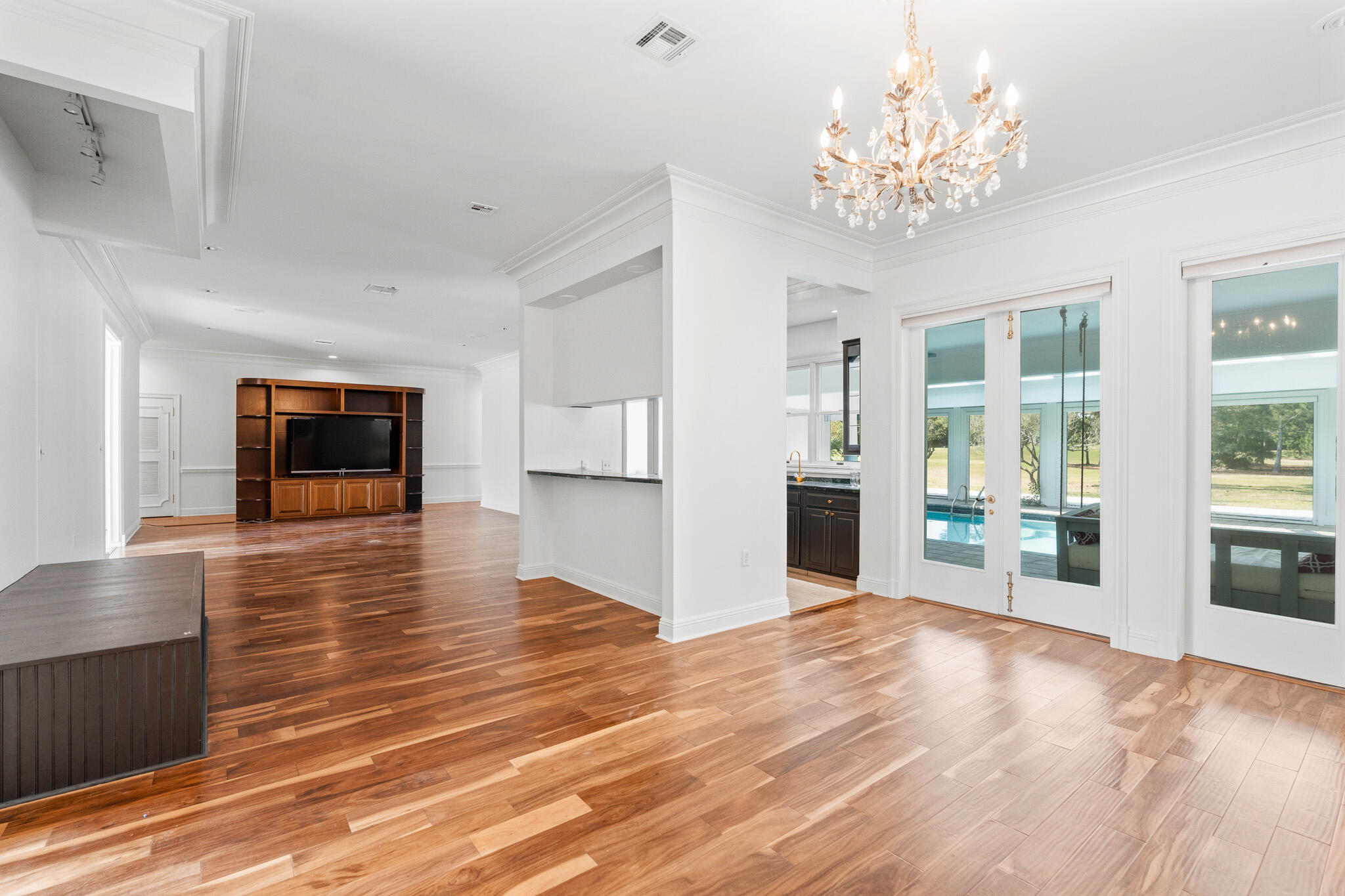 8 Weekewachee Circle