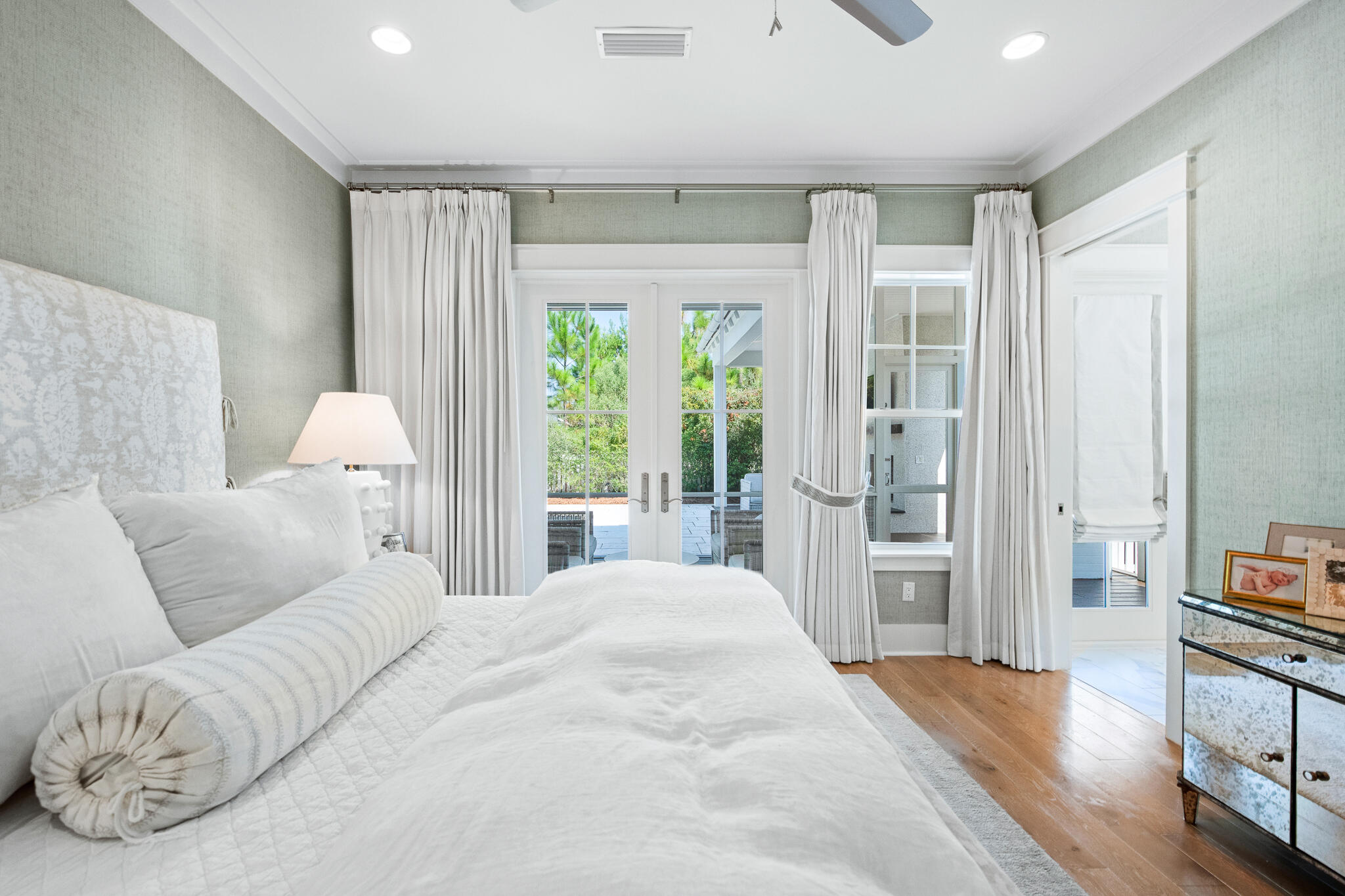 16 Medley Street