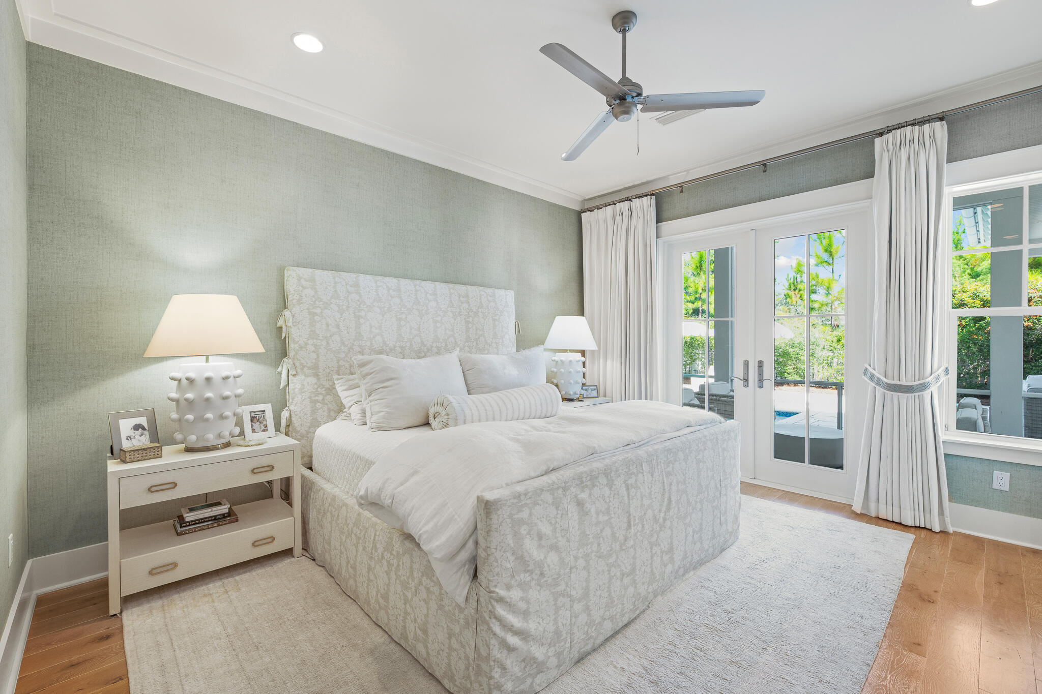 16 Medley Street