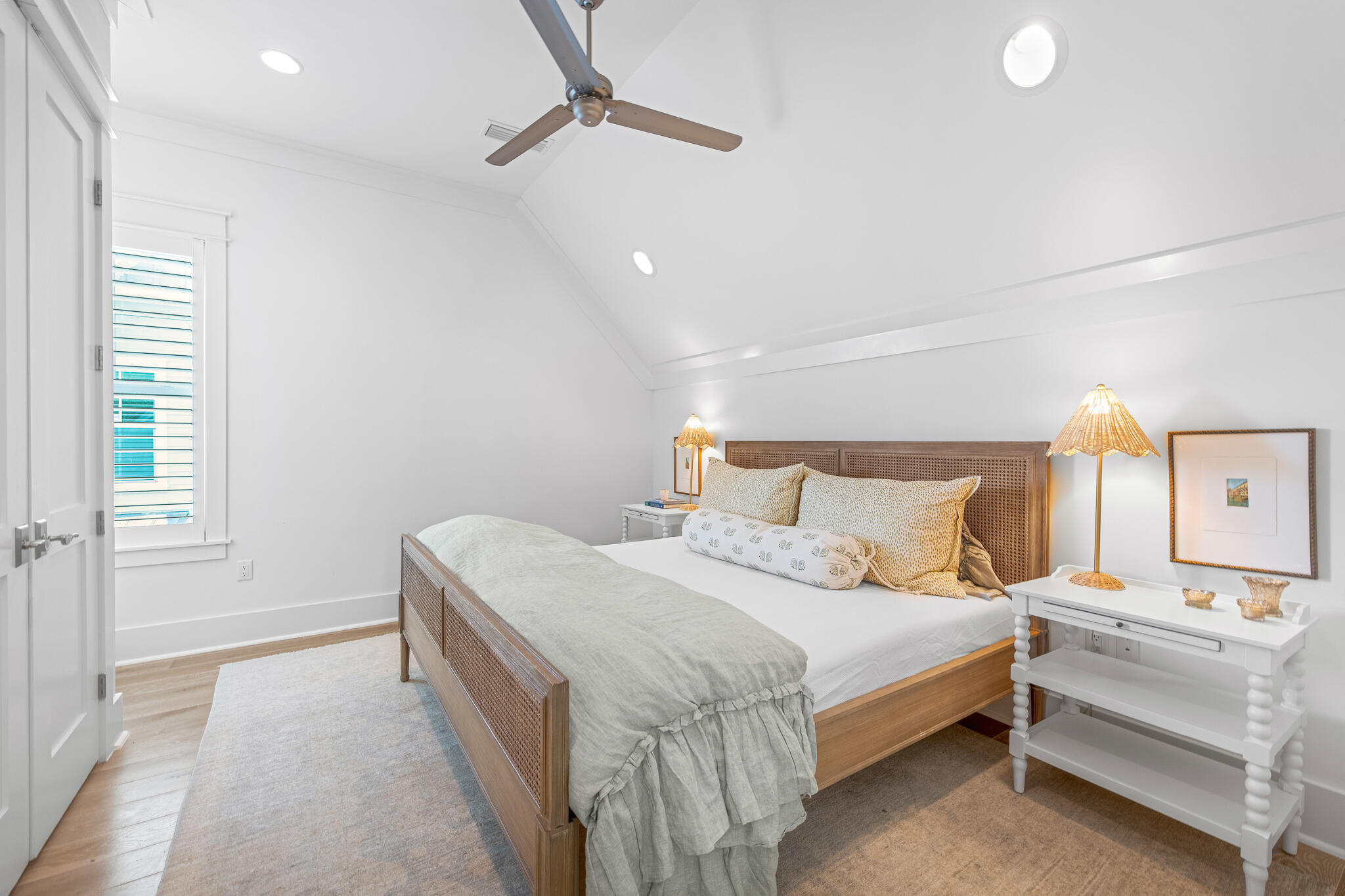 16 Medley Street