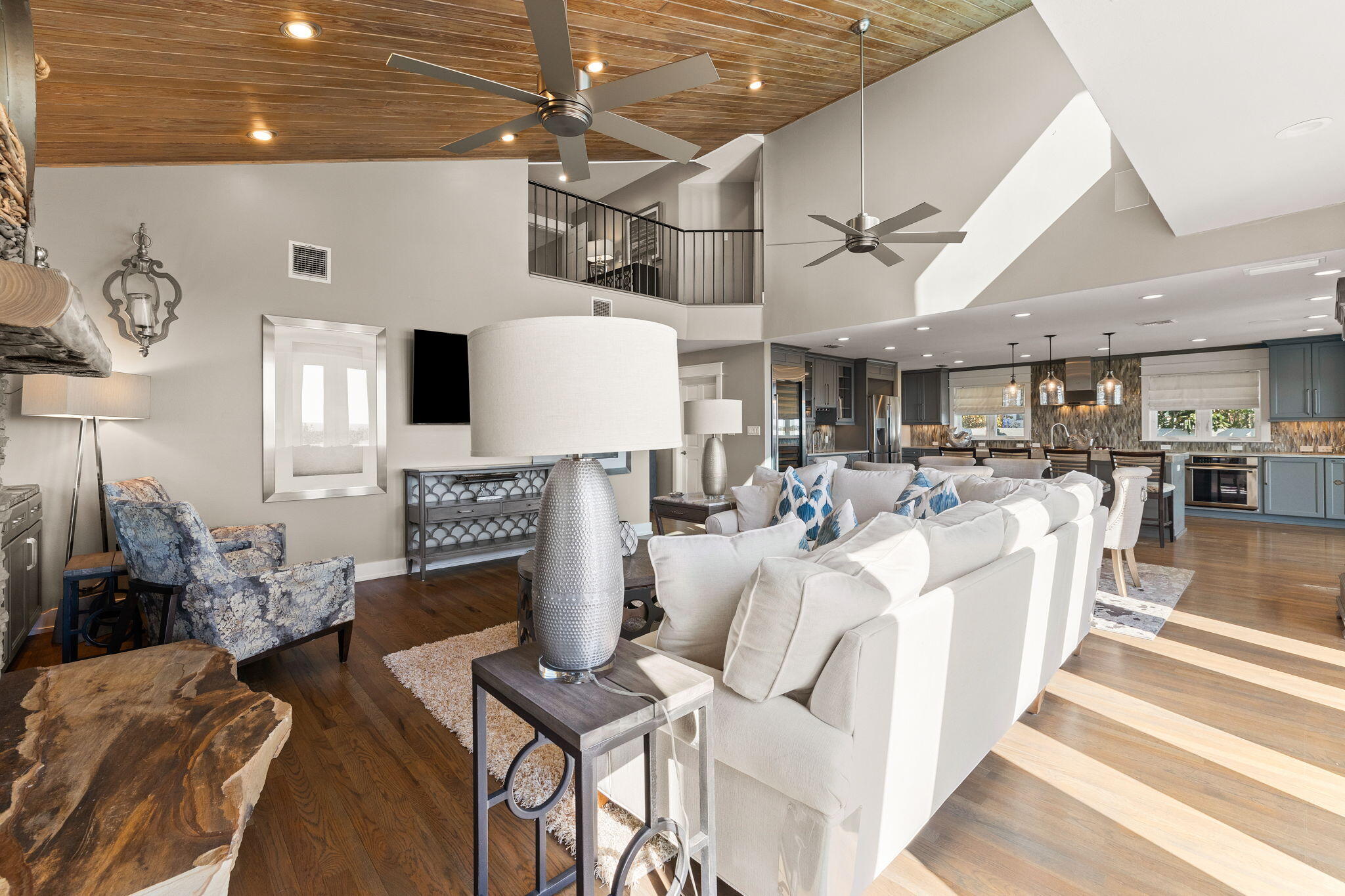 211 Pelican Circle